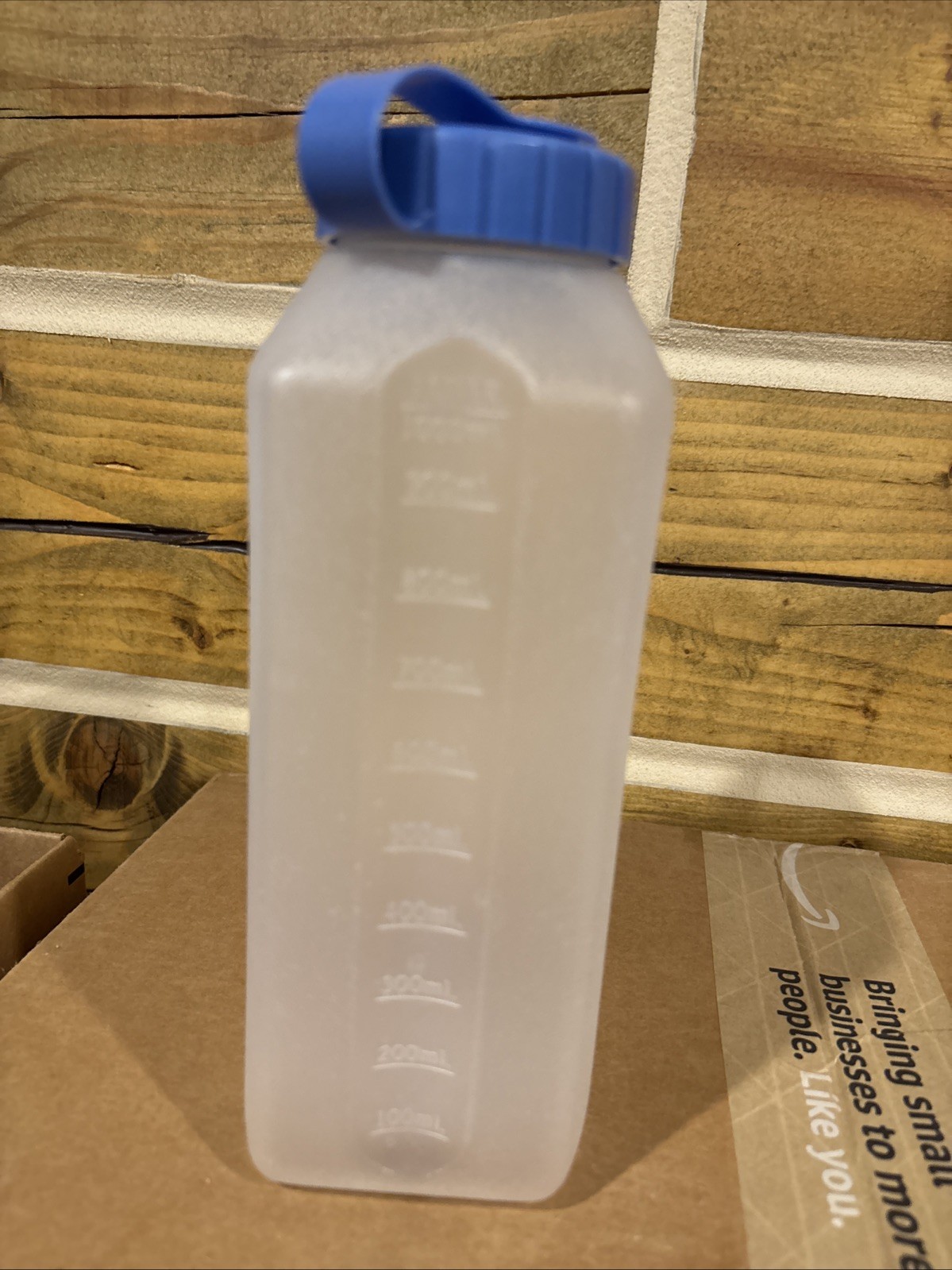 Vintage Rubbermaid Servin’ Saver Drink Bottle 1 quart 940 mL + Flip Top Lid euc!