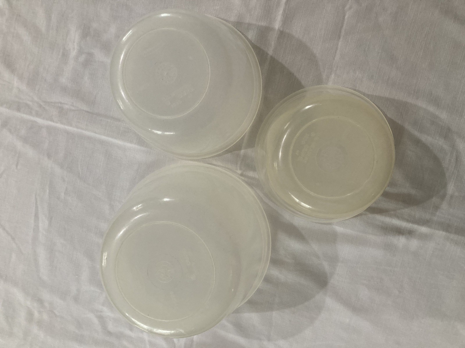 Vintage Rubbermaid Storage Nesting Bowls Set of 3 W/ Daisy Almond Lids