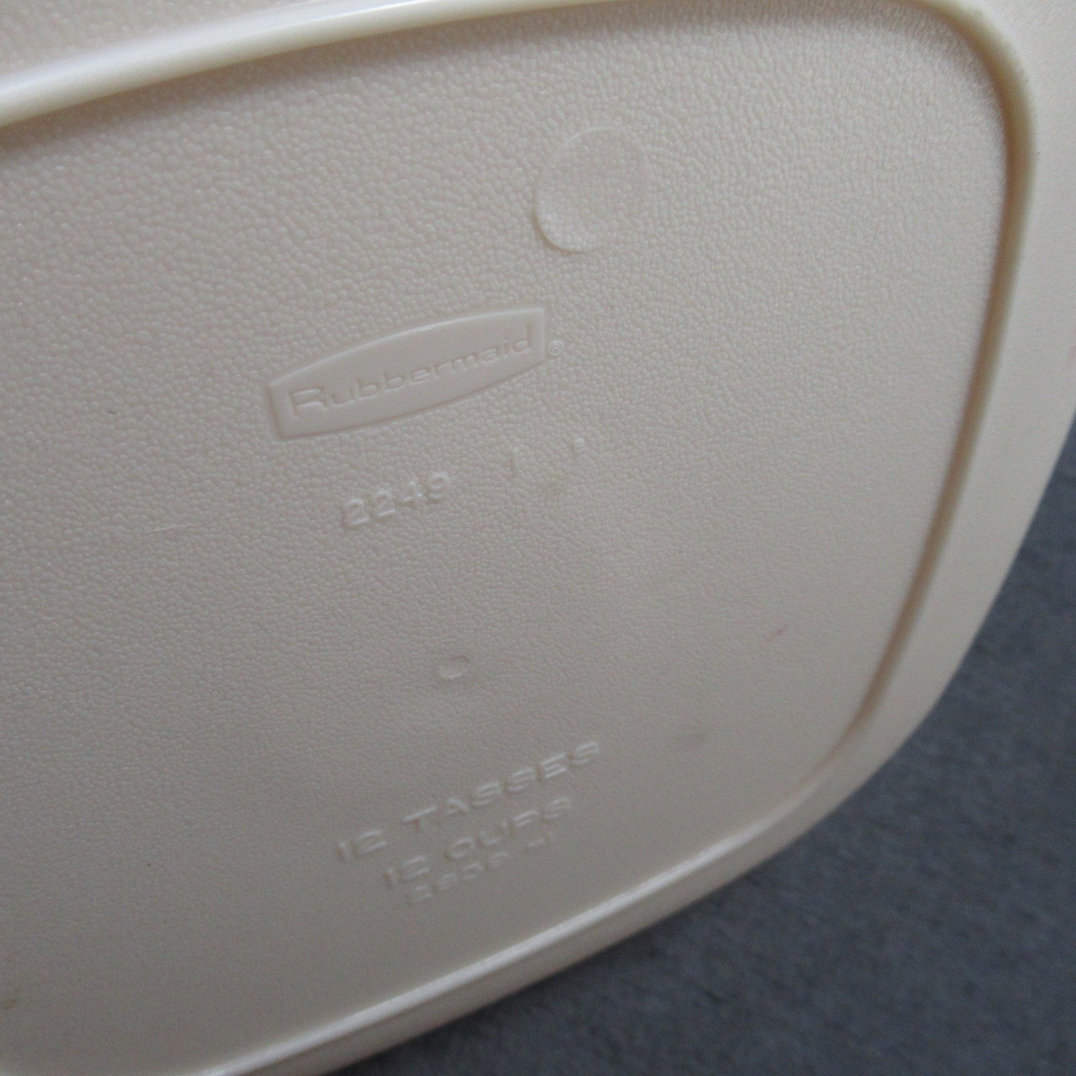 Vintage Rubbermaid Almond 12 Cup Square Storage Container Servin Saver #2249 Lid