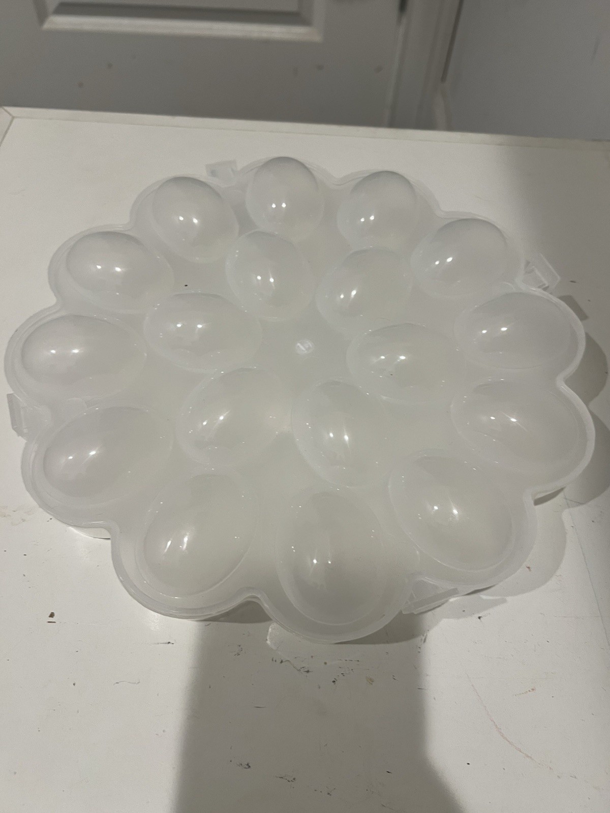 Refrigerator Egg Holder Carrier Tray Holds 18 Deviled Eggs. Round Plastic. USED