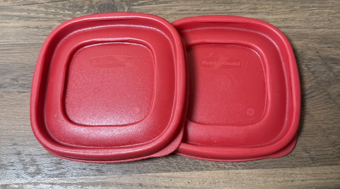 2 Rubbermaid 7J58 4.5″ Red Square Easy Find Replacement Storage Container Lids