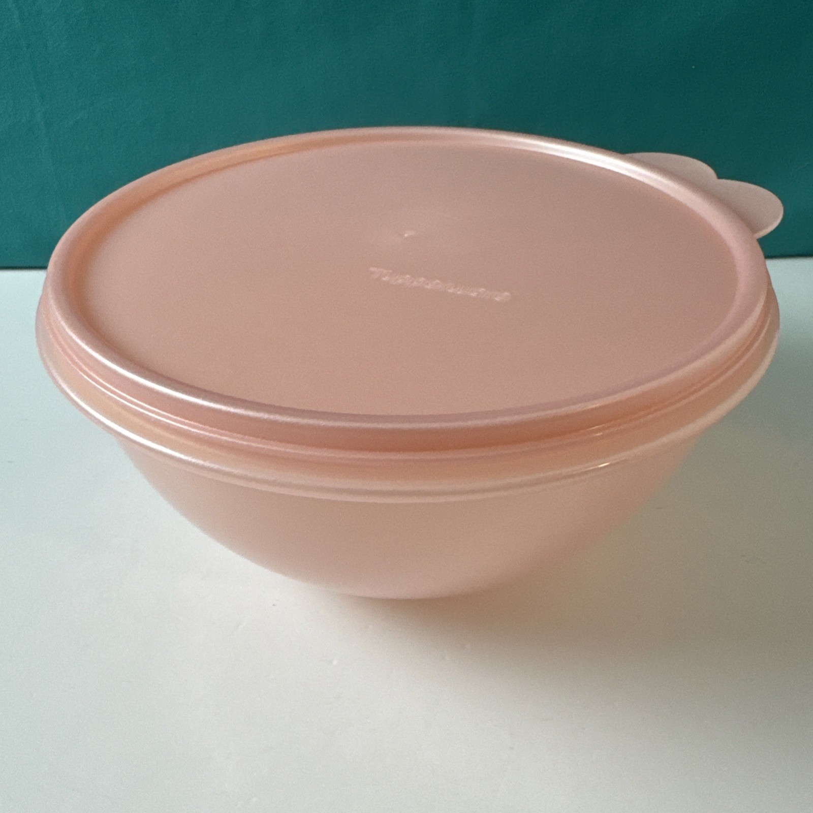 Tupperware Wonderlier Bowl & Seal 7.5 Cup Mixing Bowl Rosa Pink New 7.5