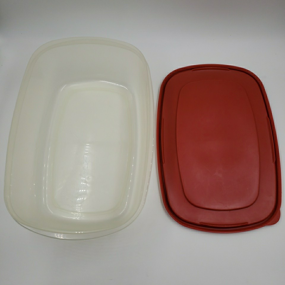 Vintage Rubbermaid X-LARGE Food Storage Container 40 Cups! Rectangle Red Lid