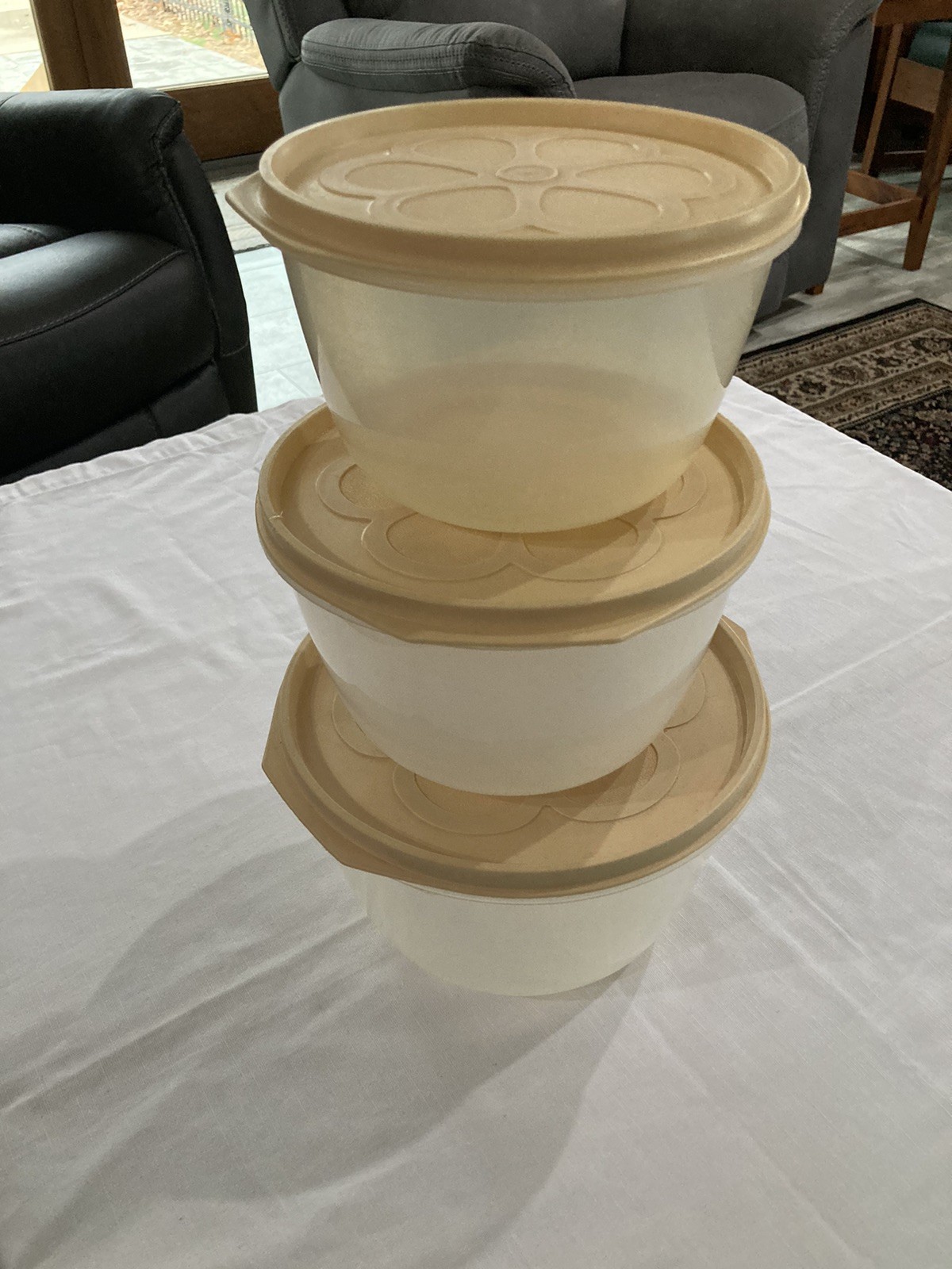 Vintage Rubbermaid Storage Nesting Bowls Set of 3 W/ Daisy Almond Lids