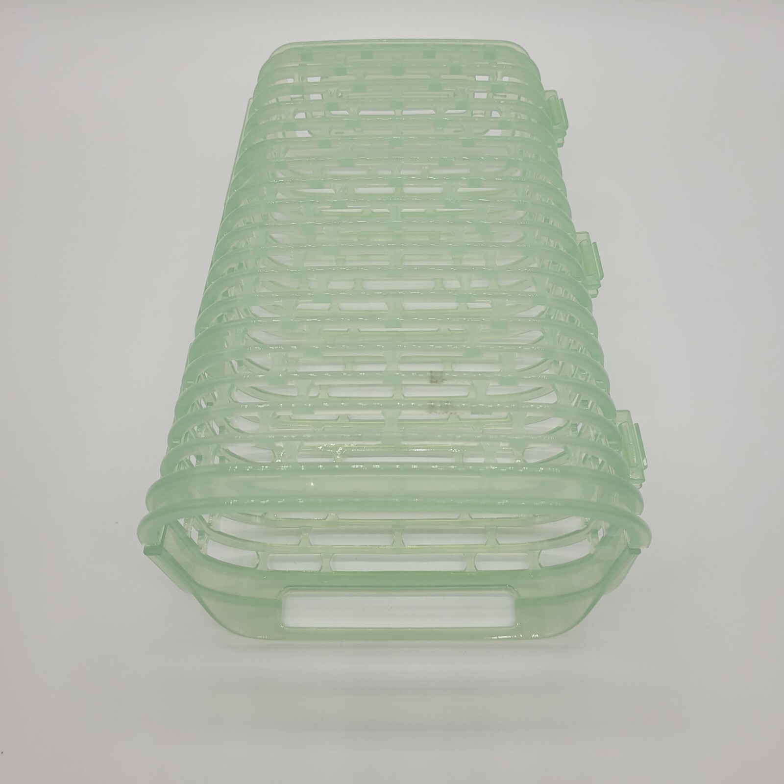 OXO GreenSaver Produce Keeper 2.8 Quart White Stand up Tub w/ Strainer Basket