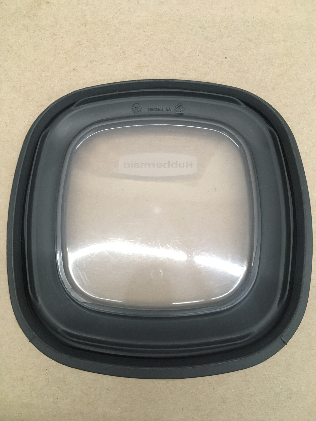 New Rubbermaid Premier Storage Container Lid Only! Black 7″ 10M3M4