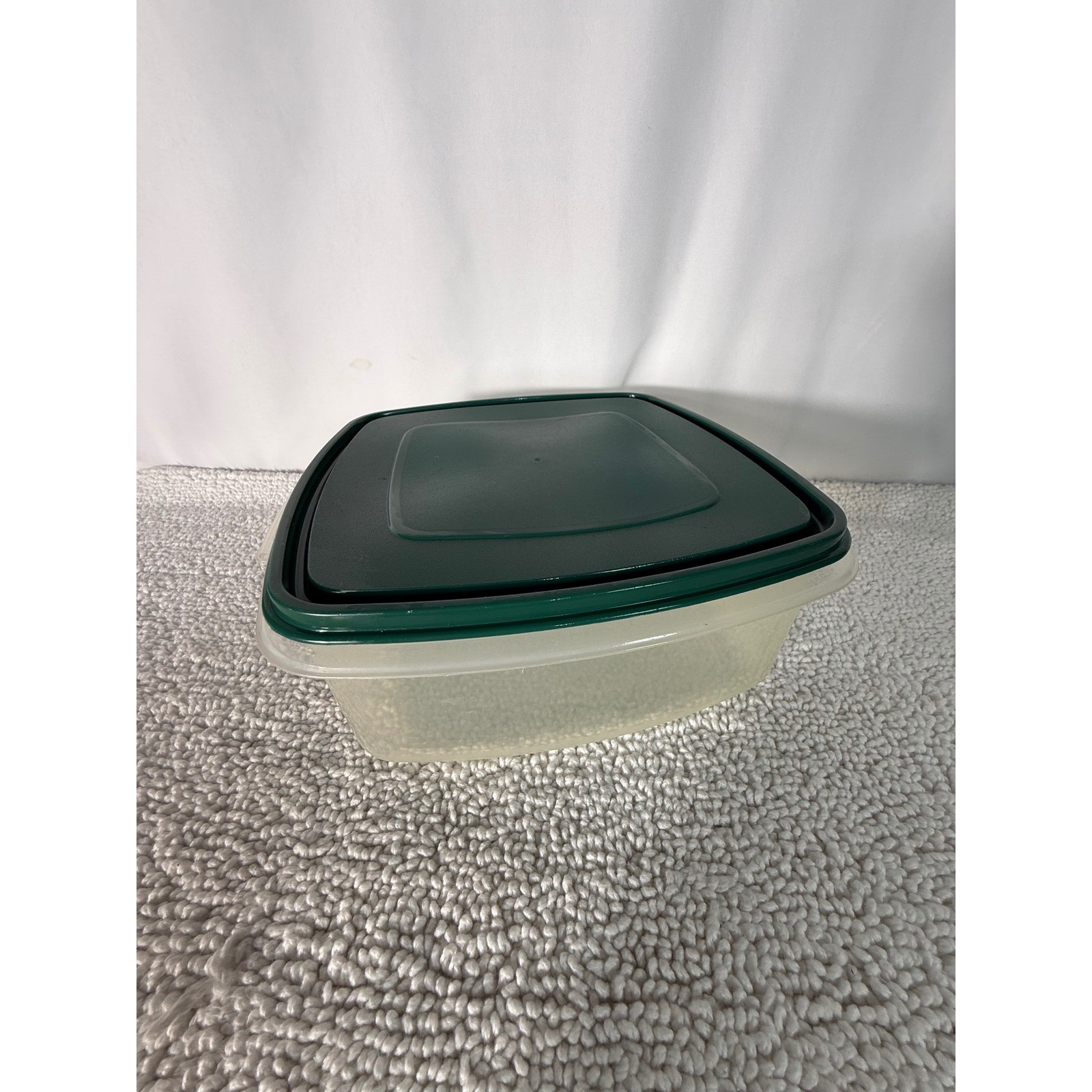 VTG Rubbermaid Servin Saver 19 Cup 4.5L Square Storage Container Hunter Green
