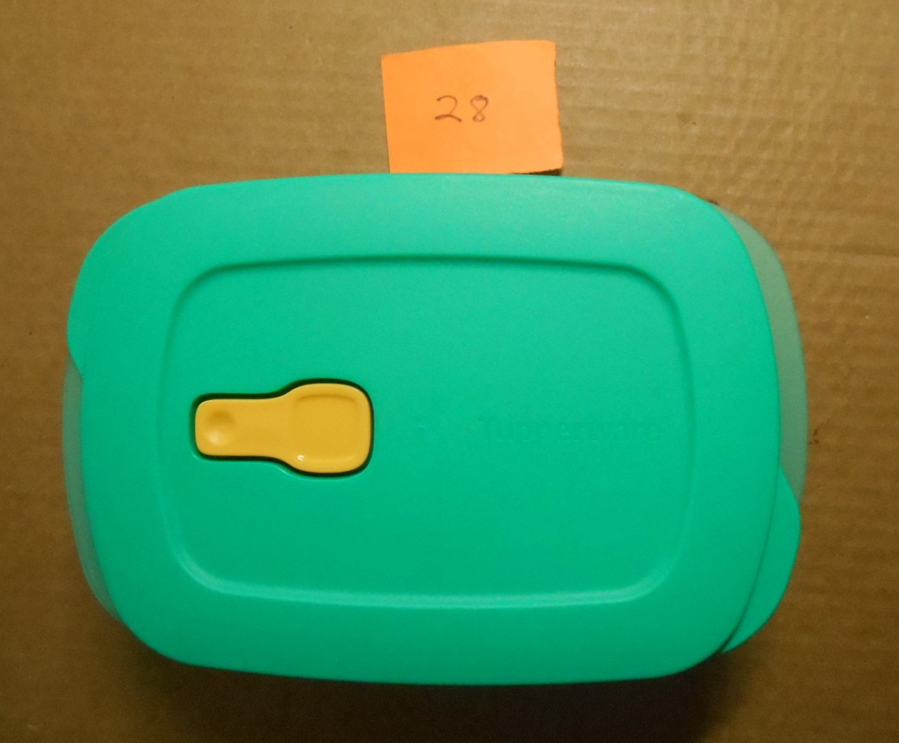 Tupperware 1.7L Rectangle Green Bowl 7364A with Air Vent Lid 7366A O28