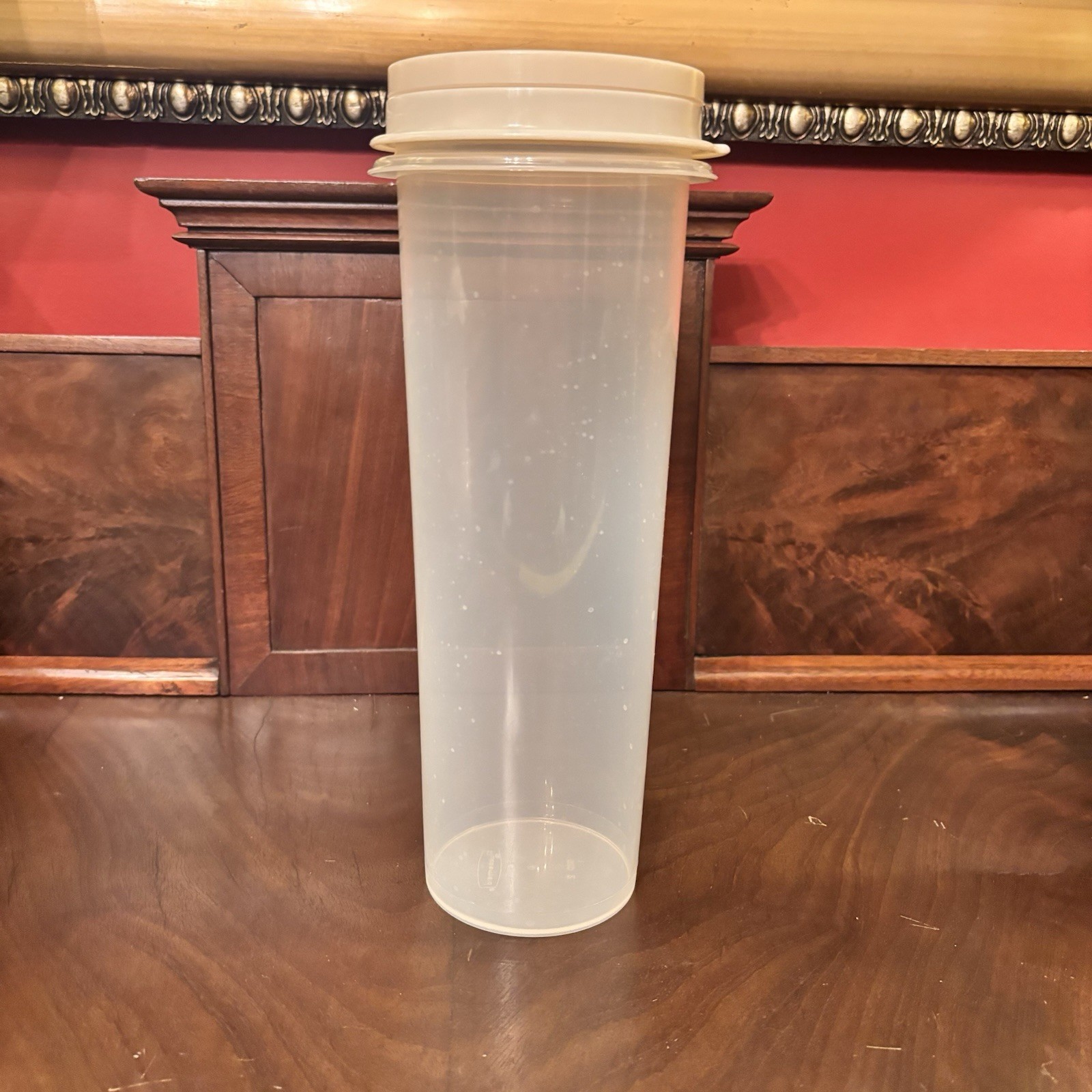 Vintage Rubbermaid Pasta Spaghetti Storage Container Almond Lid 10.5” Tall USA