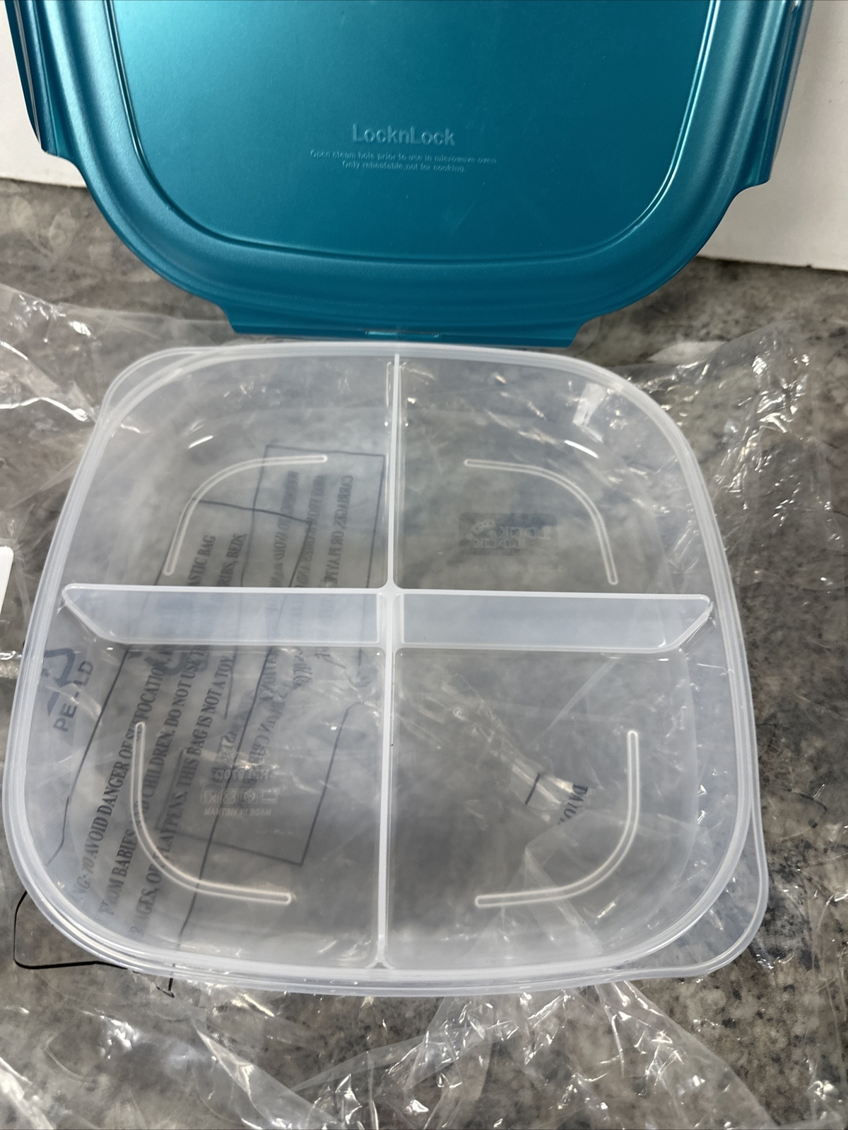 Lock N Lock Divided Food Storage Container W/Green Snap Lid 4 Divides Vent 1.4qt