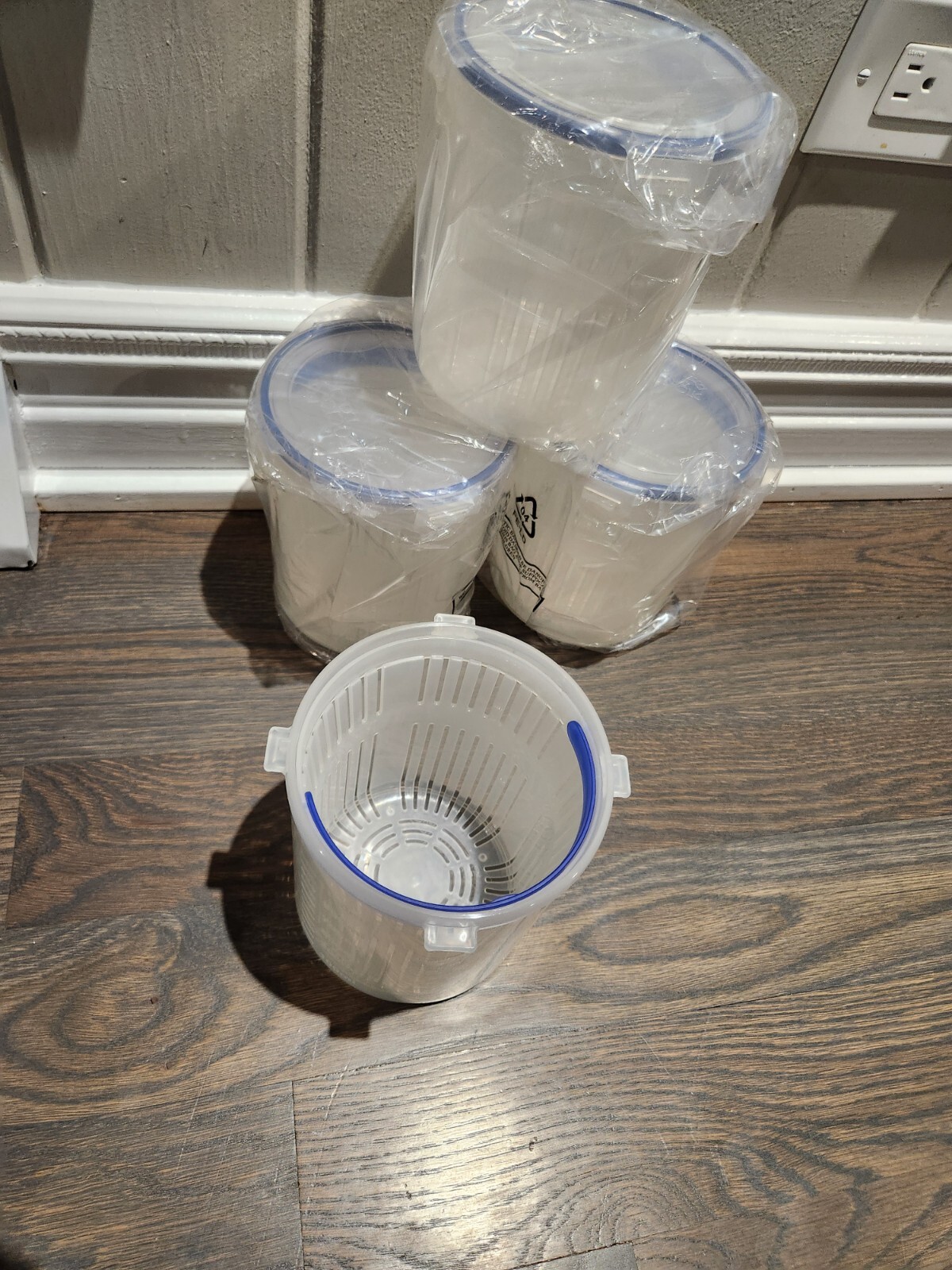 Lot of 4 LOCK & LOCK HPL933BT Pickle Container 1.4L NEW JH38