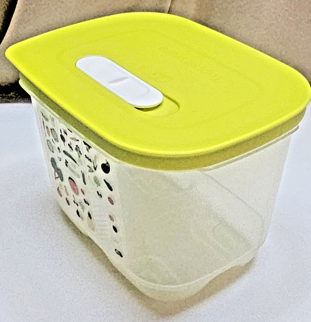 Tupperware 1.8L Rectangle Food Storage Bowl MPN 7286B-2 Air Vent Lid MPN 7287B-2
