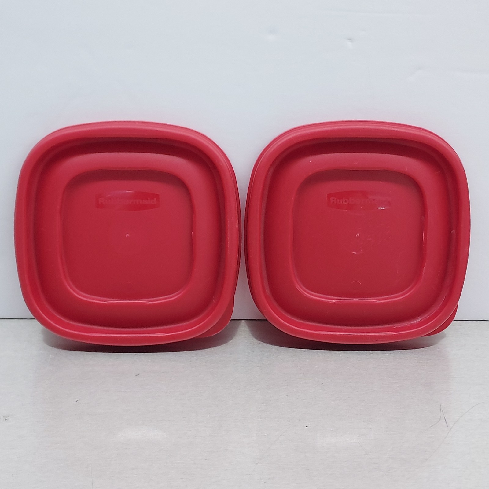 Lot of 2 Rubbermaid 7J58 (4″) Square Red Easy Find Replacement Lids