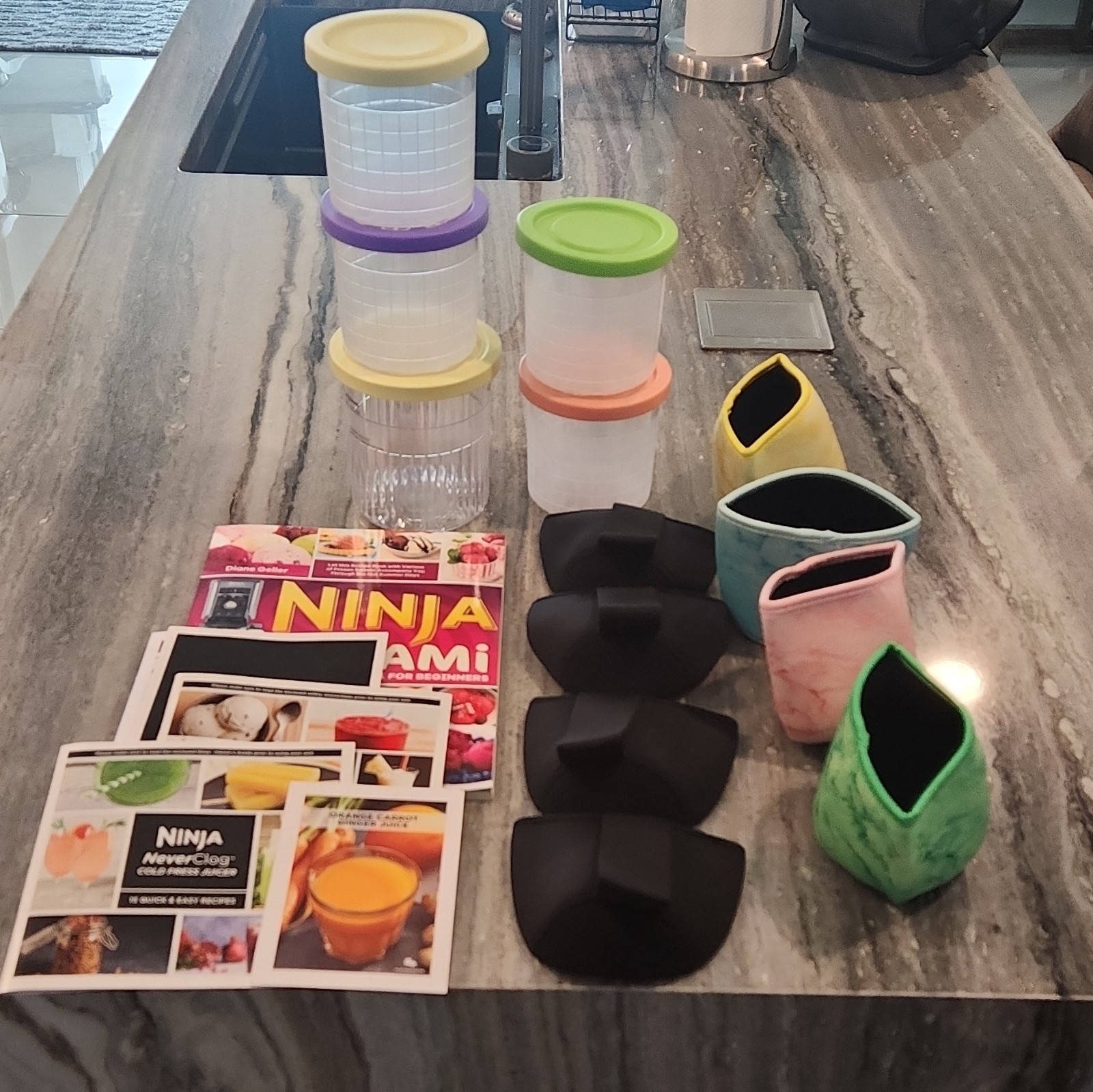 Ninja 8-Piece Plastic Food Storage Container Set with Multicolor Snap Lids