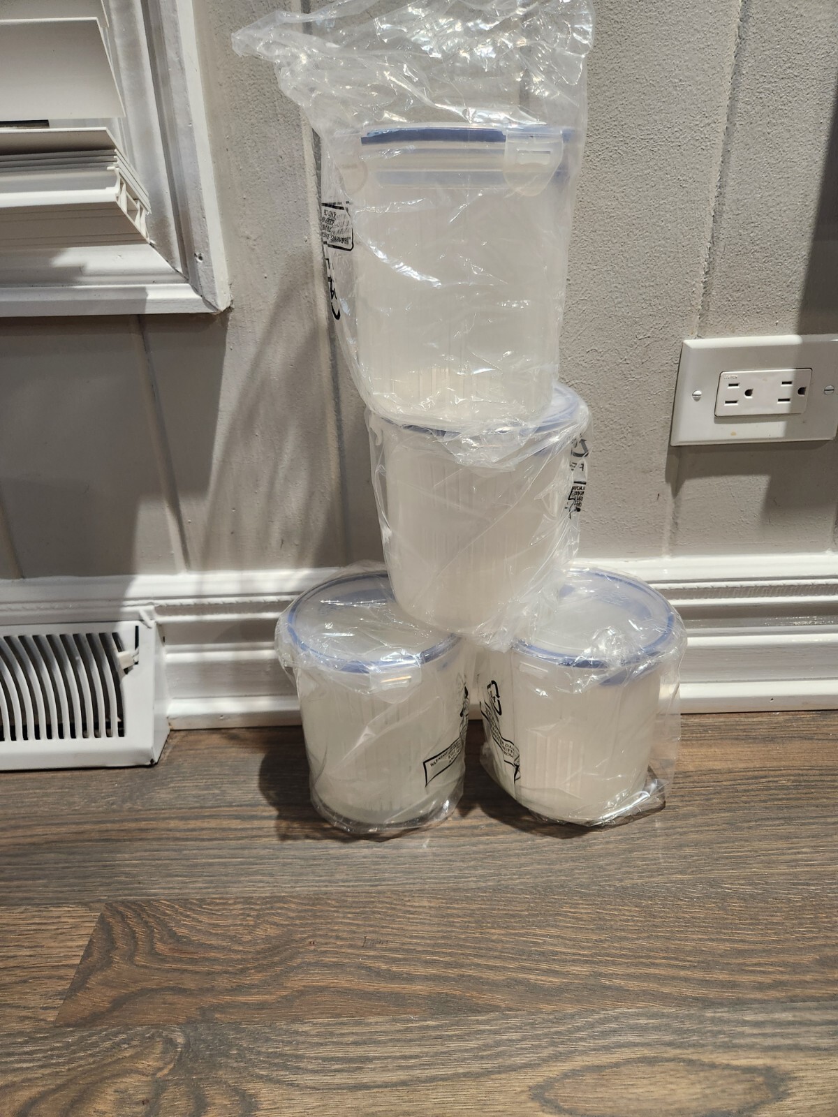 Lot of 4 LOCK & LOCK HPL933BT Pickle Container 1.4L NEW JH38