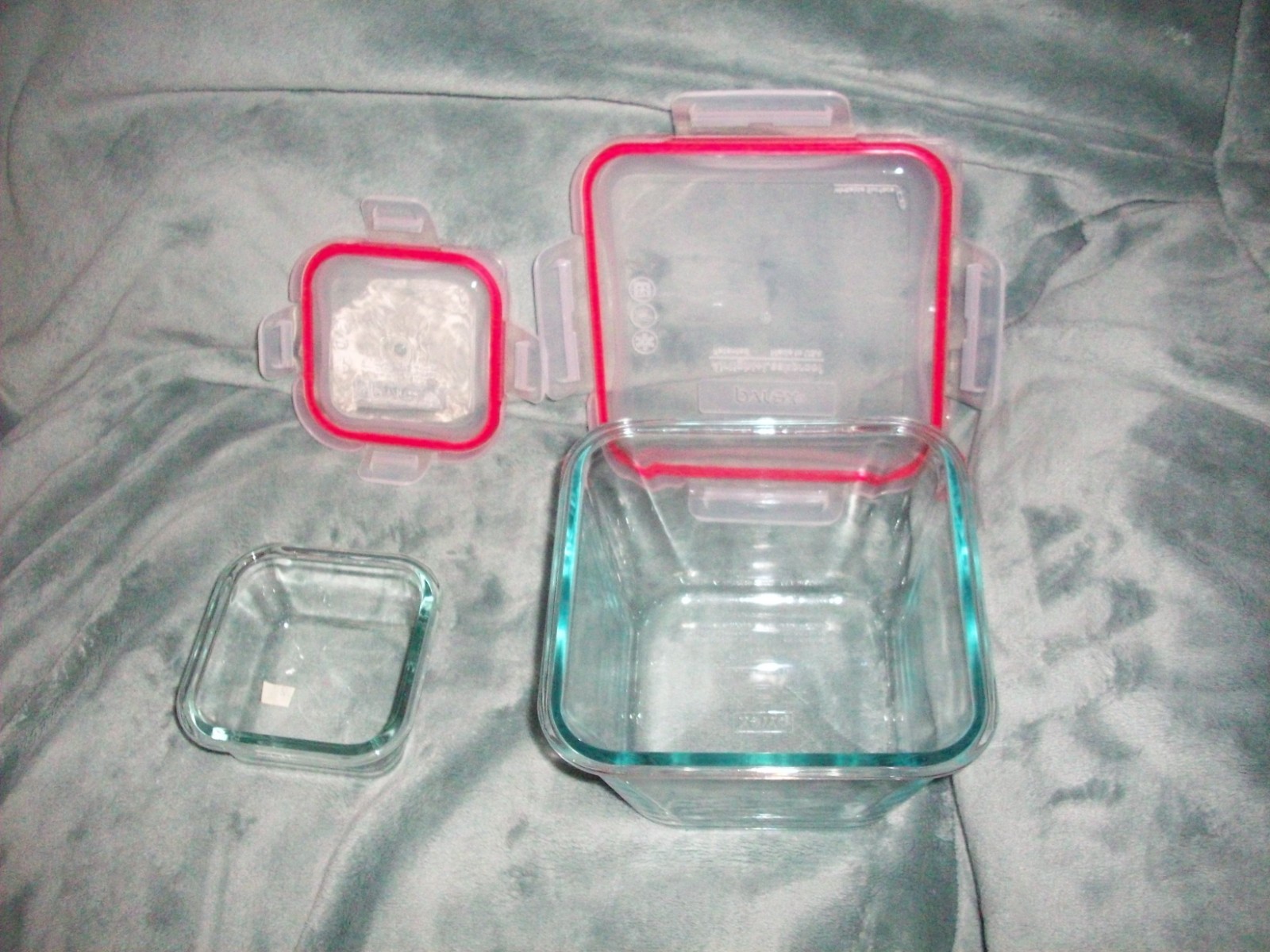 Pyrex storage glass baking Square with lids 4 x 2 – 6 1/2 x 4