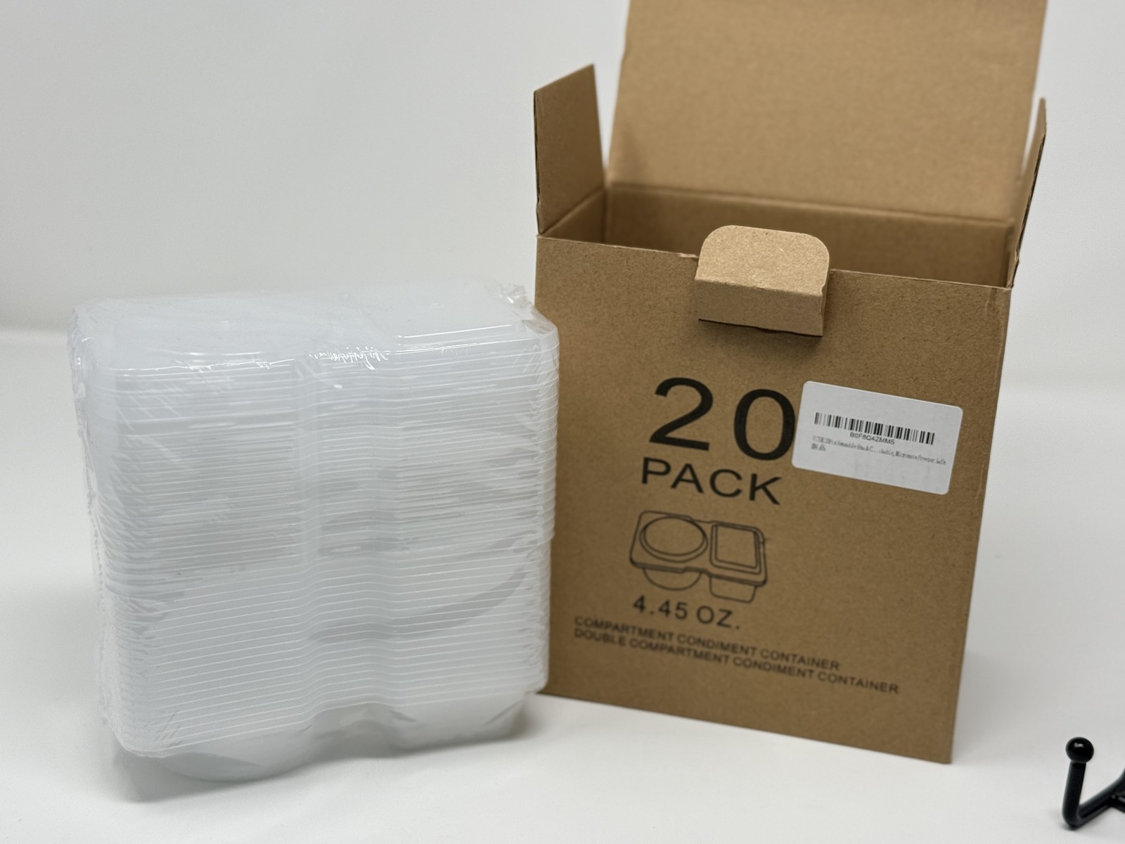 VLT0E 20-Pack 4.45 oz Double Compartment Condiment Containers w/ Lids