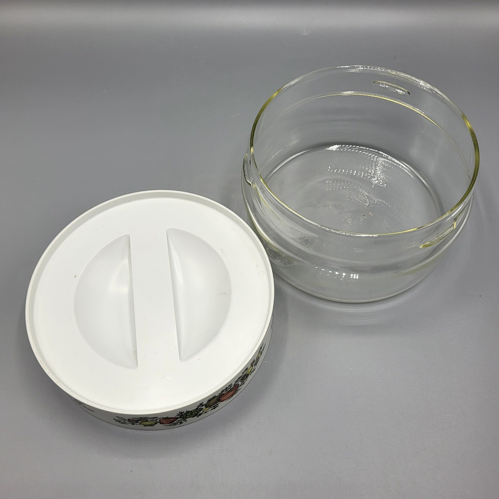 Vtg Pyrex Spice O Life Glass Storage Bowl Container with Lid Round Clear White