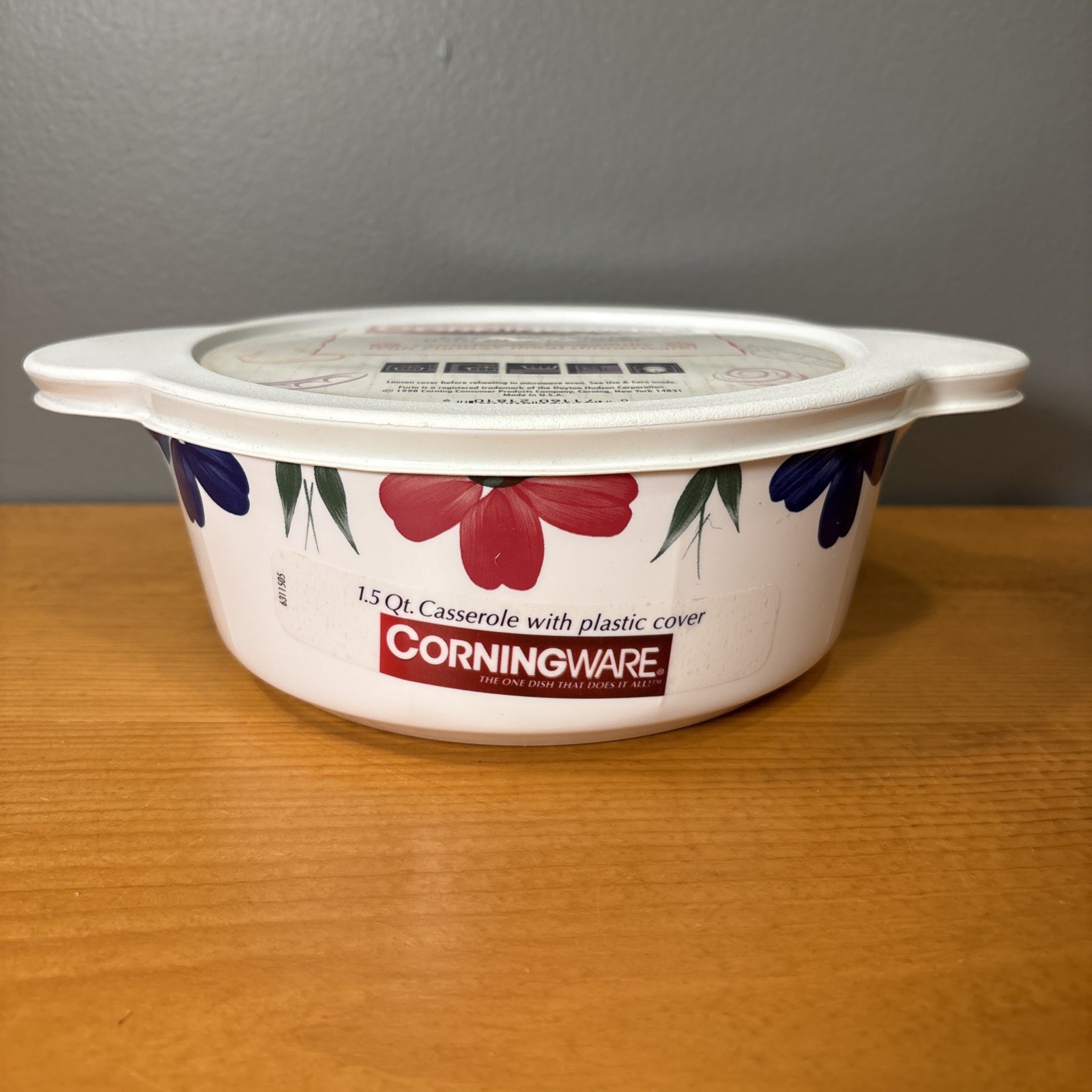 NEW Vintage Corning Ware Versa-Pot Burgundy/Cobalt Flower 1.5 Quart W/Lid Furio