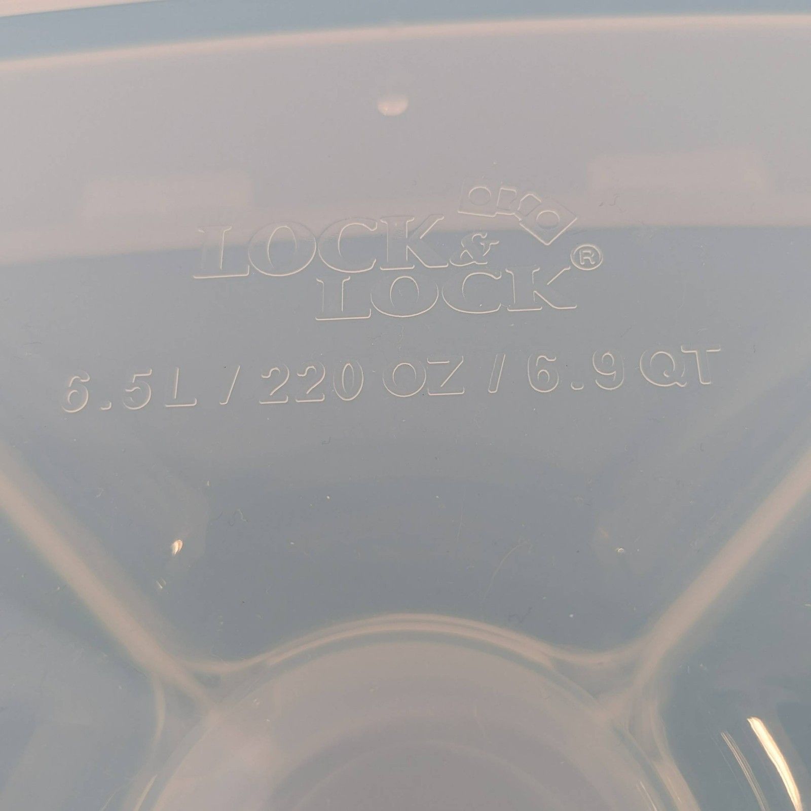 Lock & Lock Compartmented Food Storage Container – 6.9 Quart HPL-893