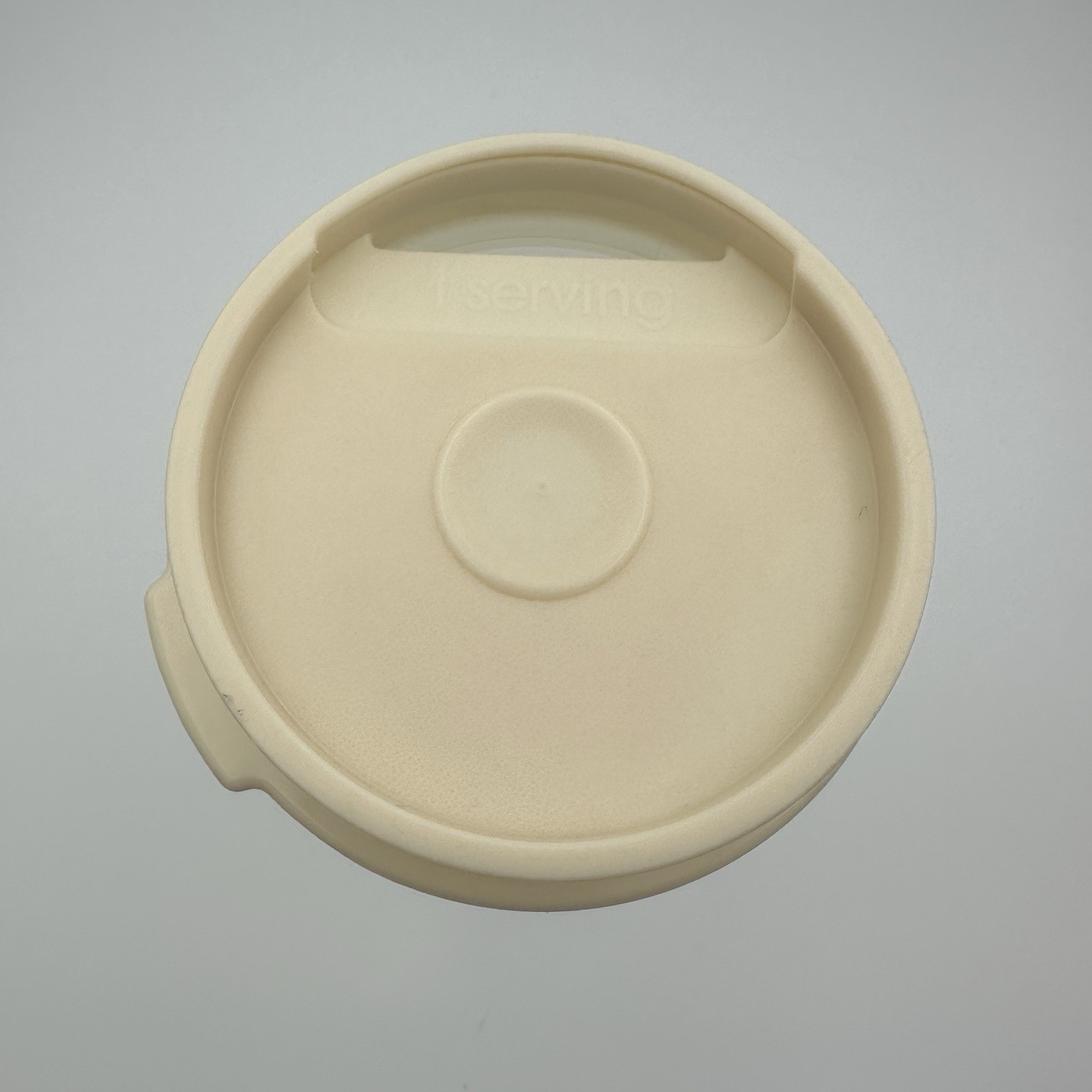 Rubbermaid Servin’ Saver Pasta Spaghetti Keeper Storage with Easy Measure Lid