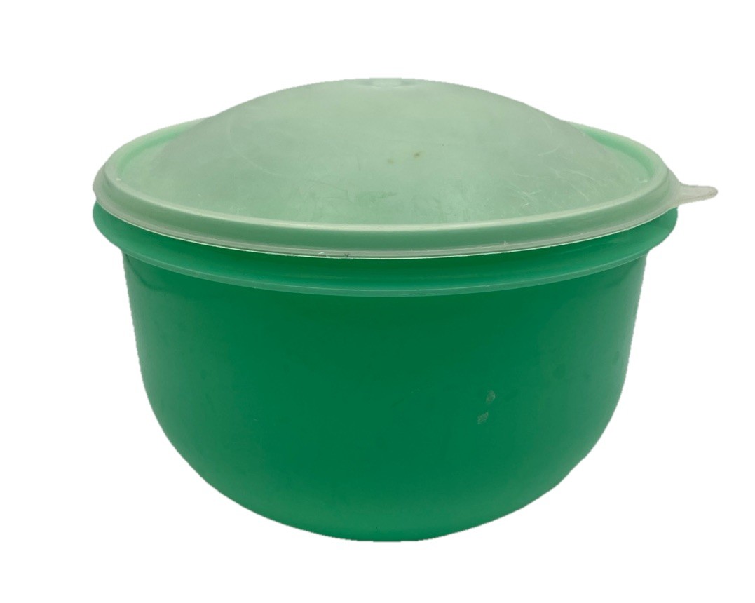 VTG Tupperware Lettuce Keeper Jadeite Green #1424 W/ Lid & Spike