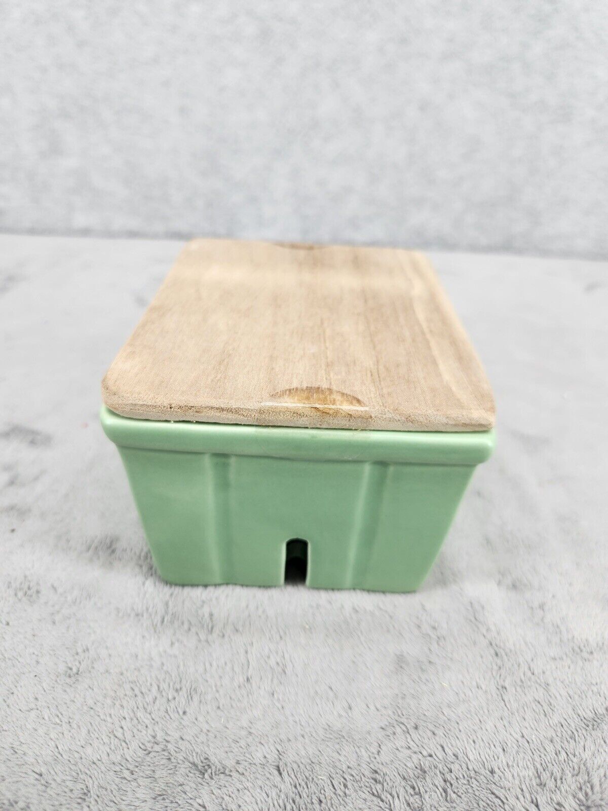 IQ Accessories Porcelain Food Storage With Wood Cover Sage Green 3x4x5