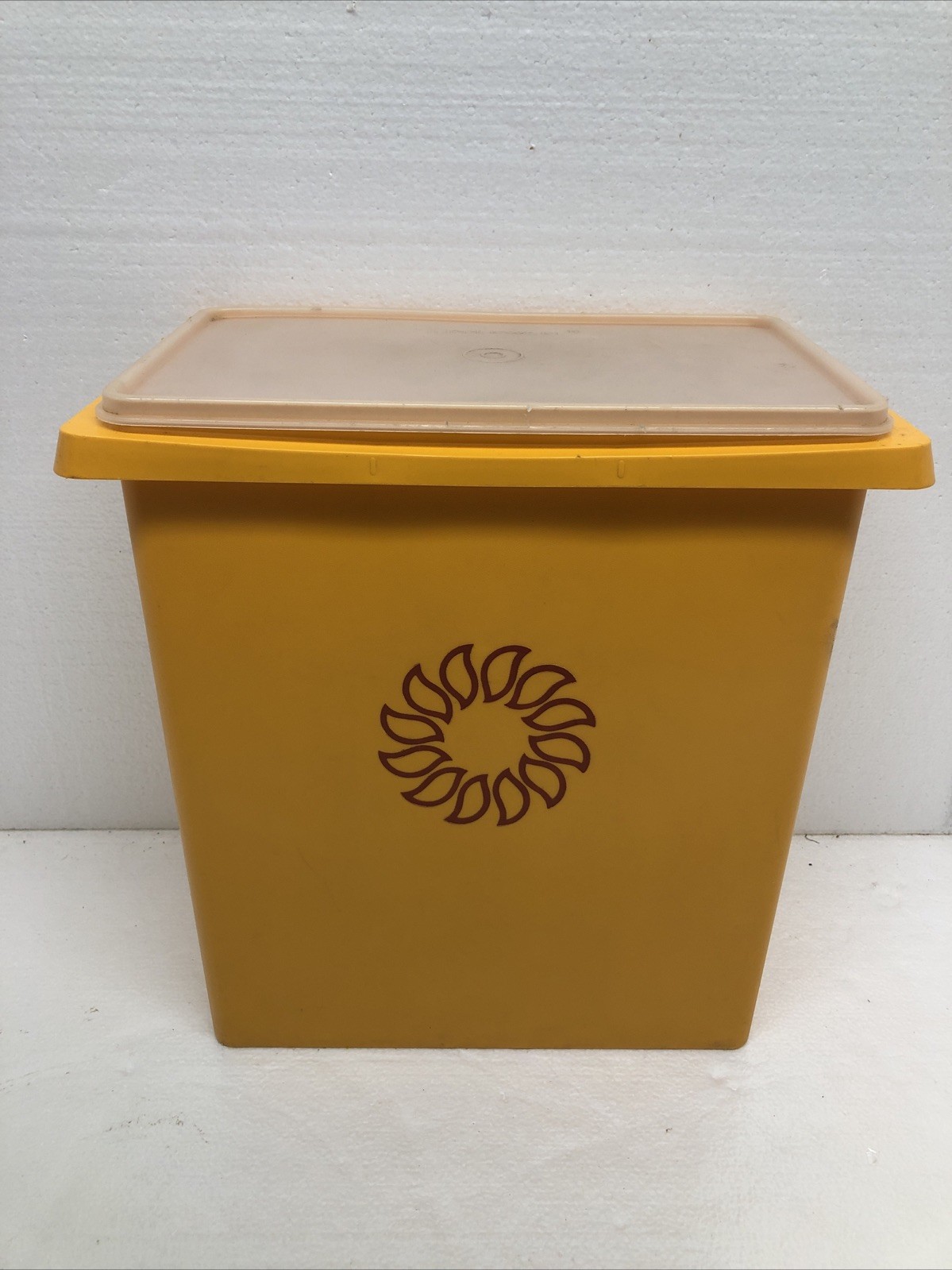 Tupperware Harvest Sun Sunflower Tote Storage Picnic Basket Vintage 70’s