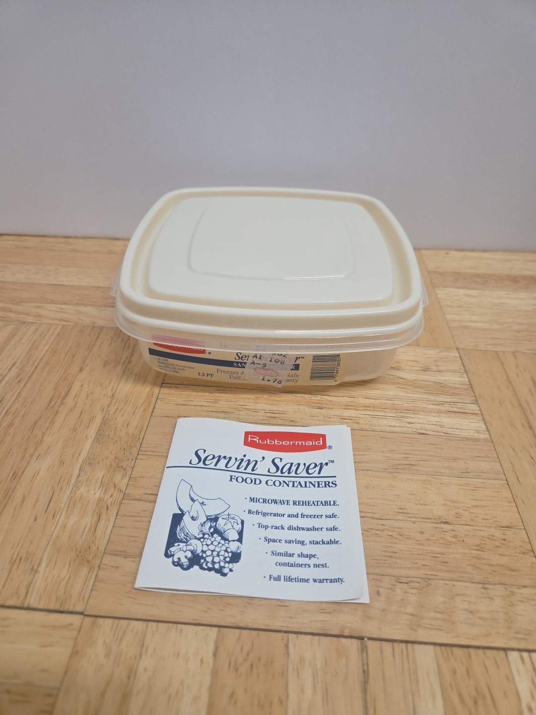 ​Vintage Rubbermaid Servin’ Saver 1.3 PT Sandwich Keeper #0010 Almond Lid HS-900
