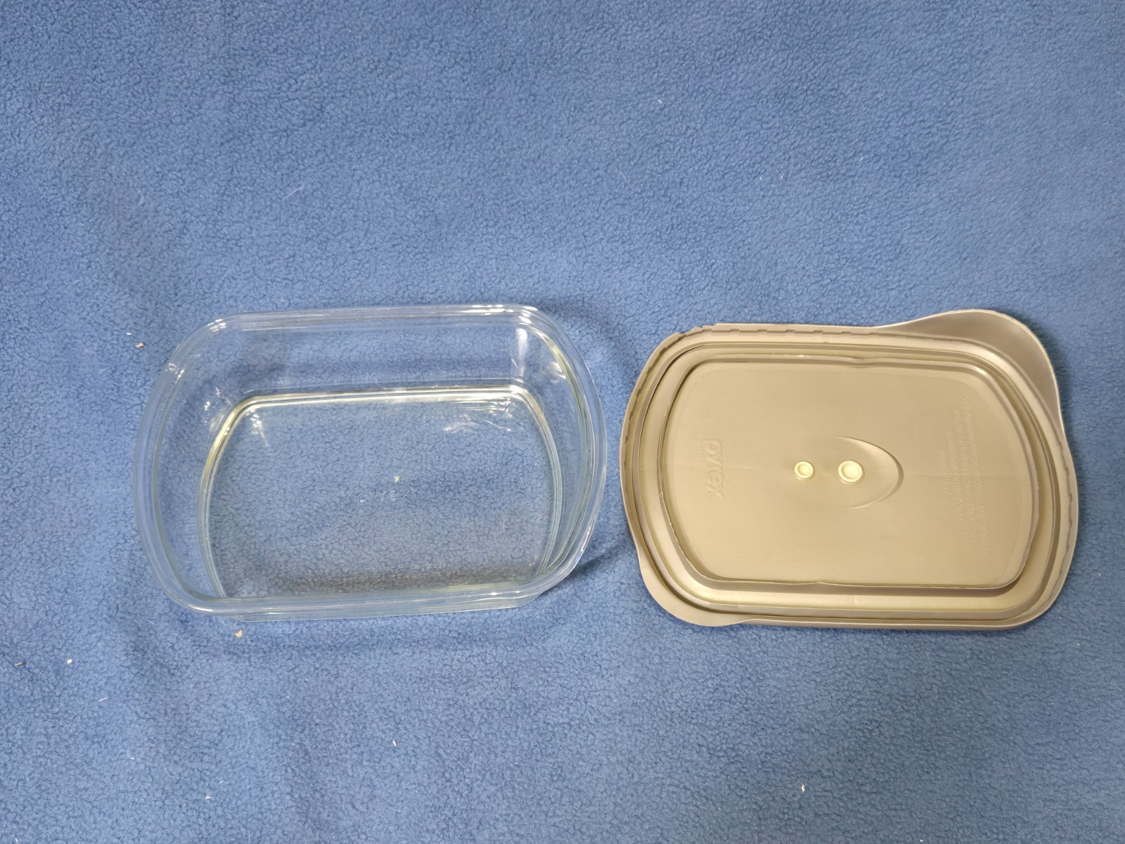 Pyrex 8211 Soda Lime Glass baking Dish with vented lid Casserole 5 Cup 1.2L VGC