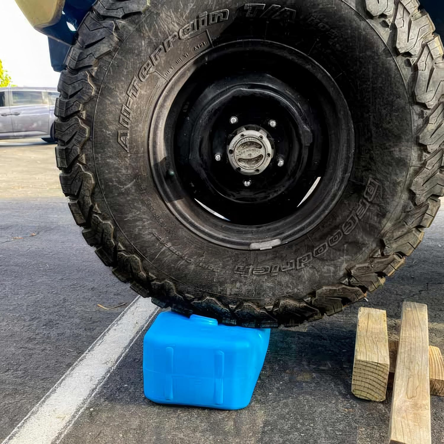 Aquabrick 3 Gallon Long Term Water Storage Container, Stackable, BPA Free, Blue