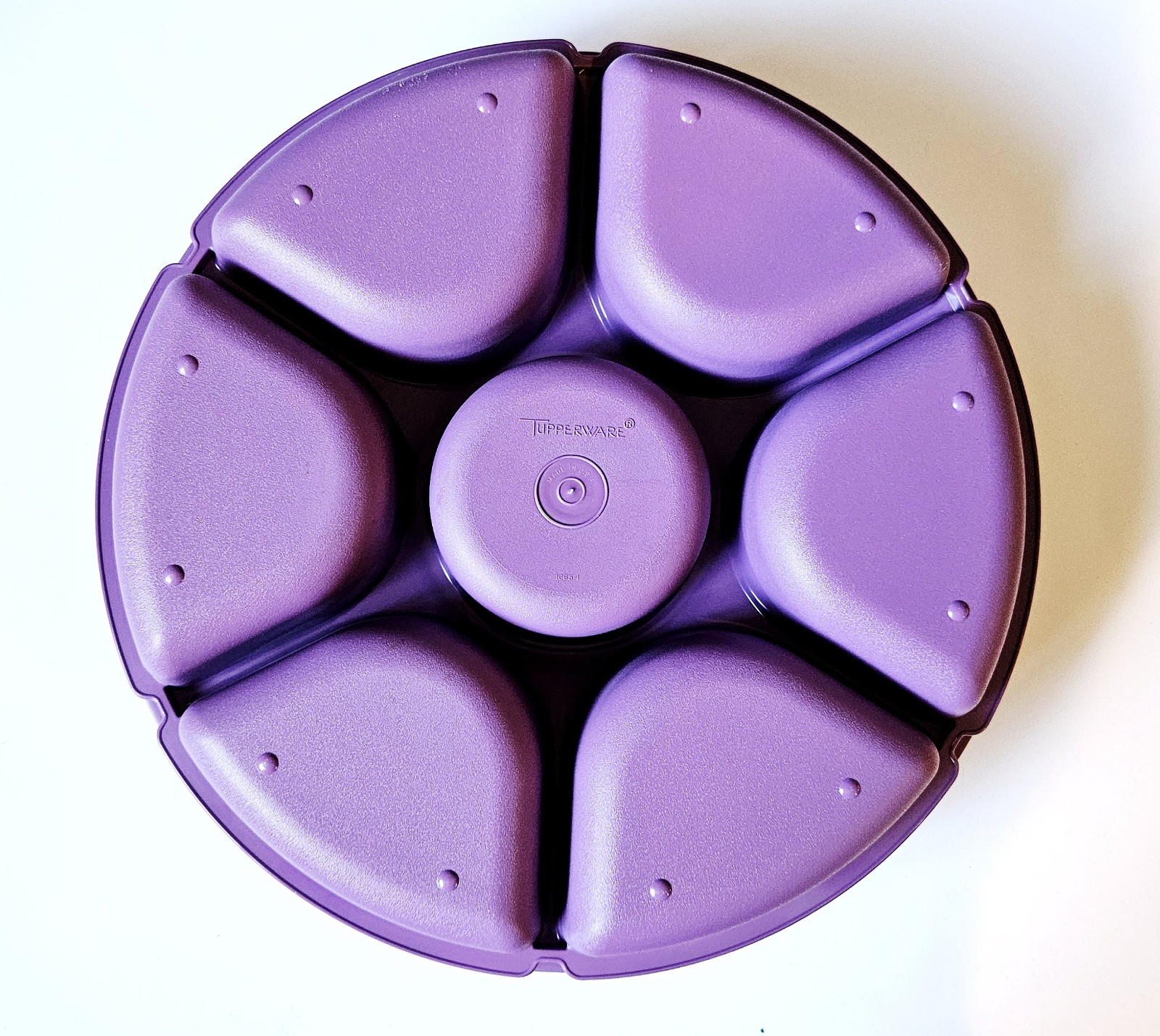 Tupperware Serving Center Divided Compartment Party Snack Tray Purple