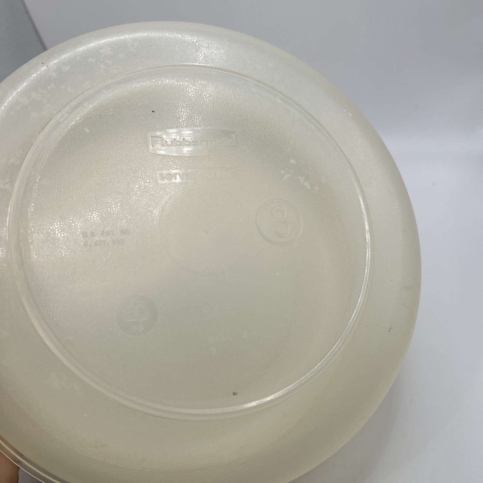 Rubbermaid Servin Saver # 3 Storage Container Round Almond Lid 1.4 Qt Vintage