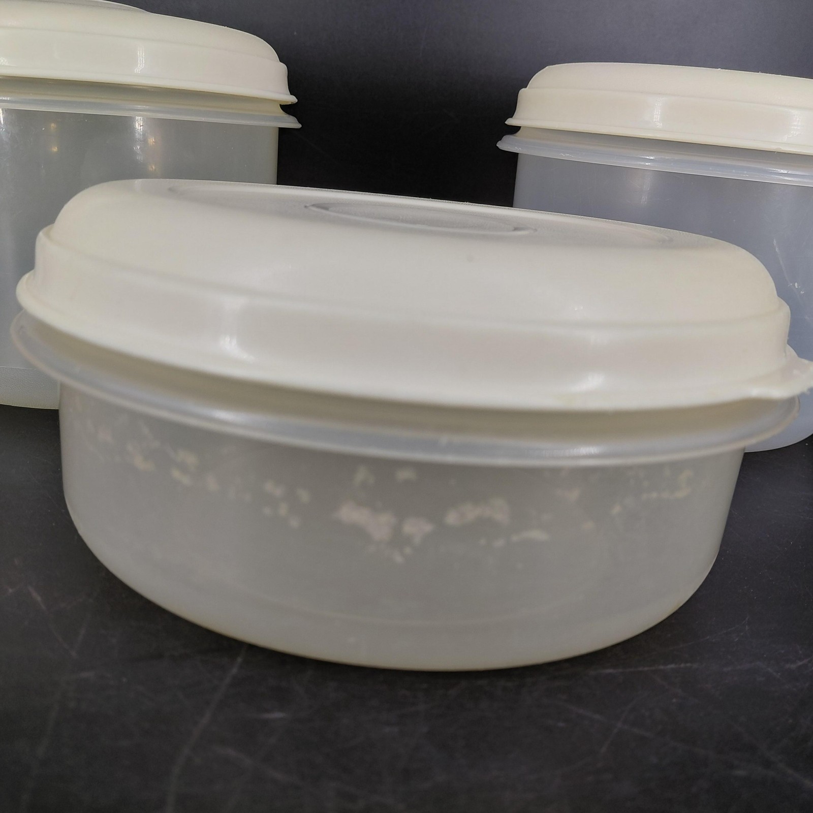 Rubbermaid Servin Saver Round Containers Set 3 1.5 Qt Clear Almond #3 #8 Storage