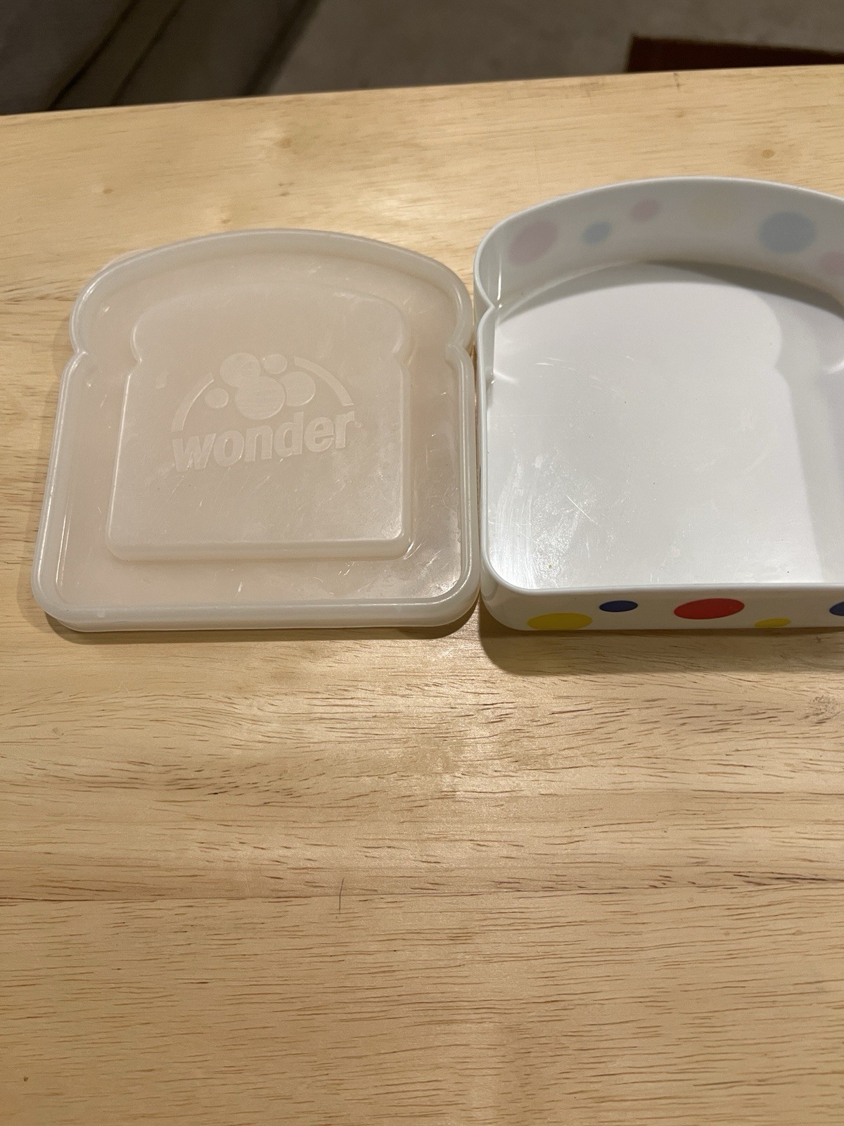2010 WONDER BREAD Shaped SANDWICH KEEPER Storage Container Logo