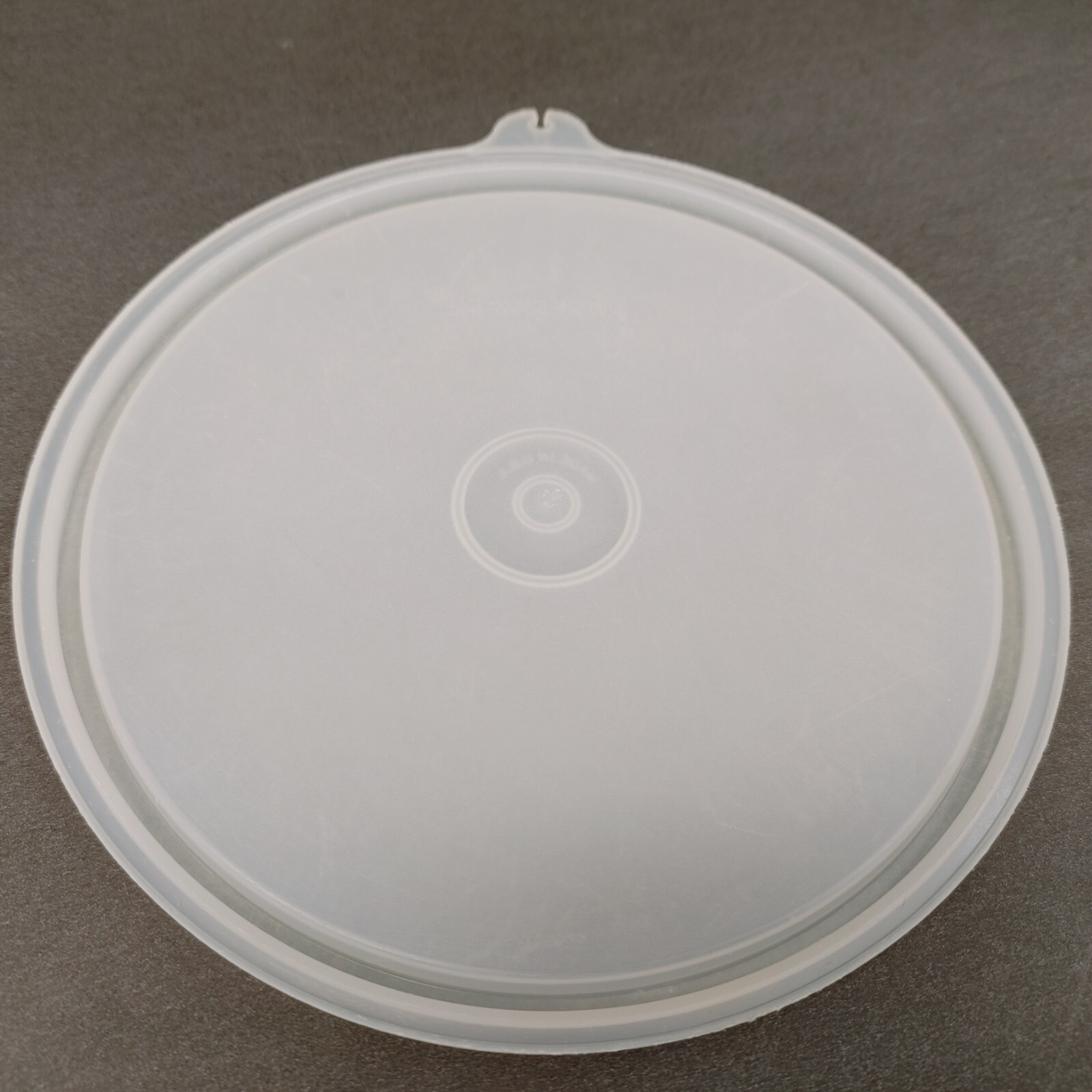 Tupperware 227-42 Replacement Lid Clear Sheer Round 6″ Interior C Tab – A