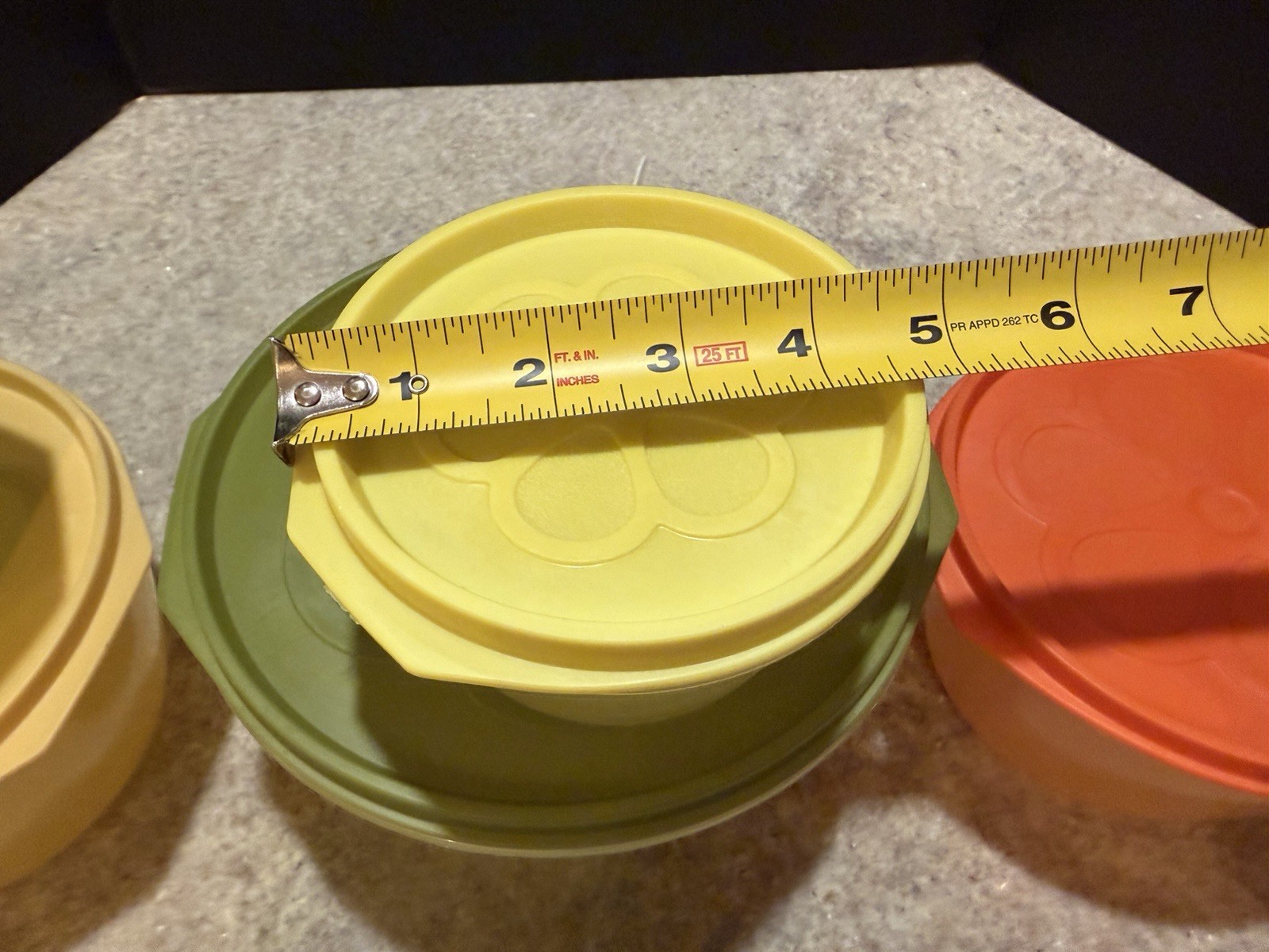 VTG Rubbermaid Daisy Flower Power Storage Nesting Bowls Set of 5 Lids Containers