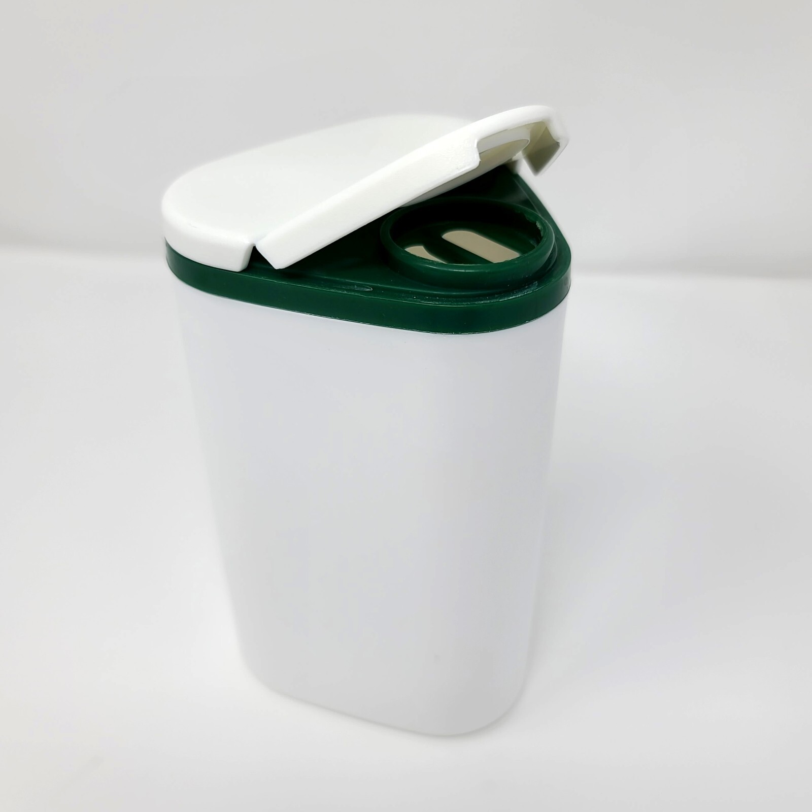 Tupperware Triangular Shaker #1630 for Parmesan Cheese or Spices White & Green