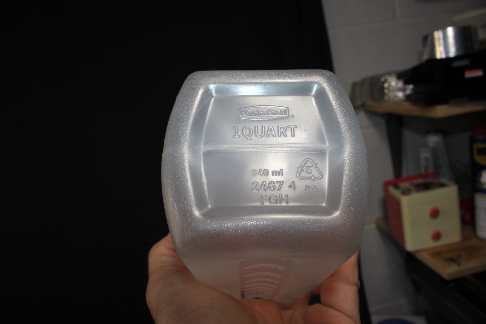 Vintage Rubbermaid Sippin’ Saver Drink Bottle 1 quart 940mL Flip Up Lid w/ STRAW