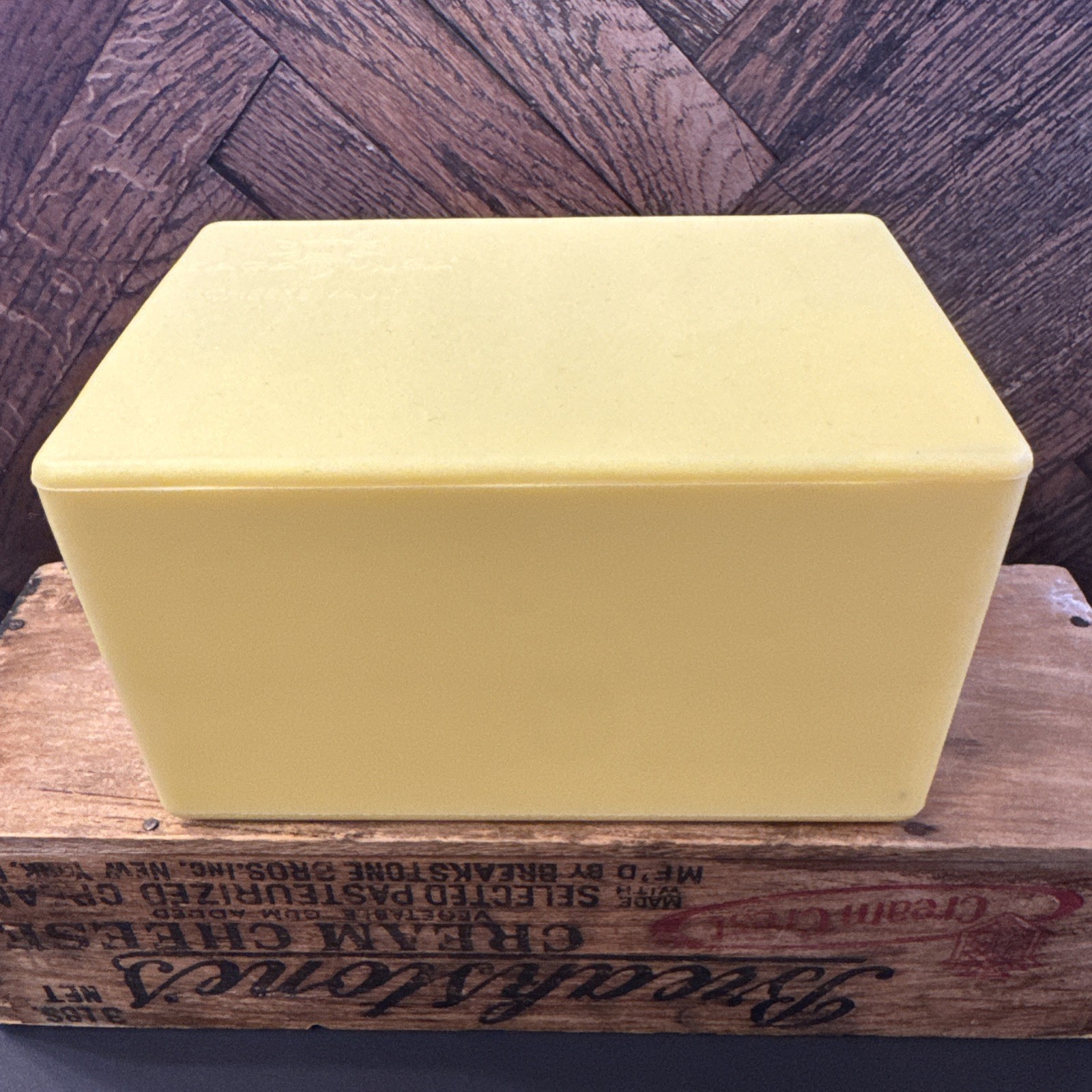 CapaBunga Silicone Cheese Vault Yellow Artisan Cheese Reusable Storage Box