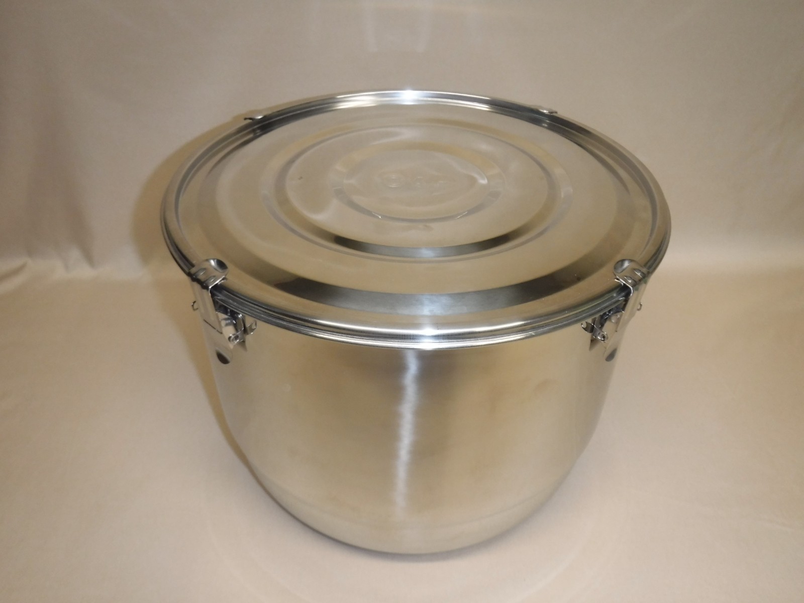 CVault 21-LITER Humidity Control Airtight Metal Stash Container + Humidipack