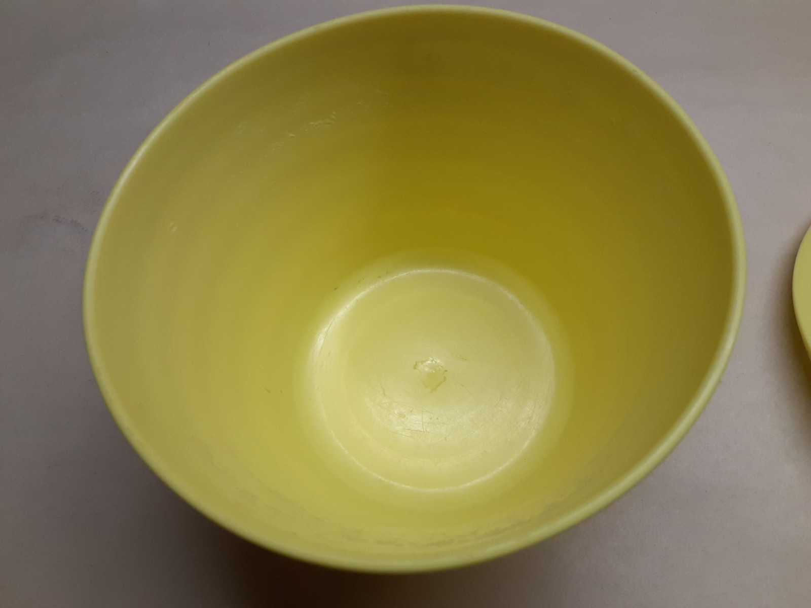 Vintage Stanley Flex plastic bowl with lid