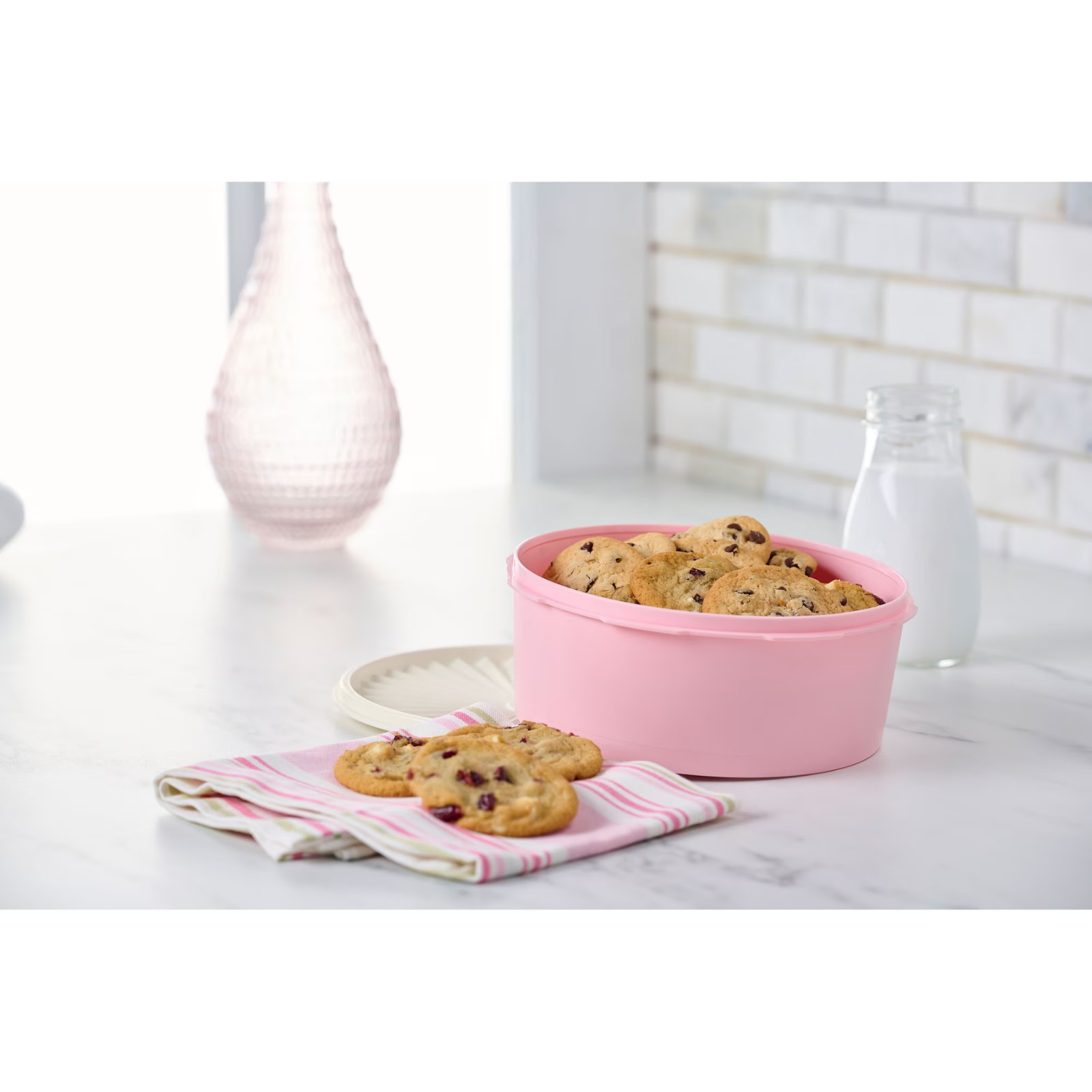 Airtight Food Canister 1.8L Vintage Sunburst Cookie Storage Container Round Pink
