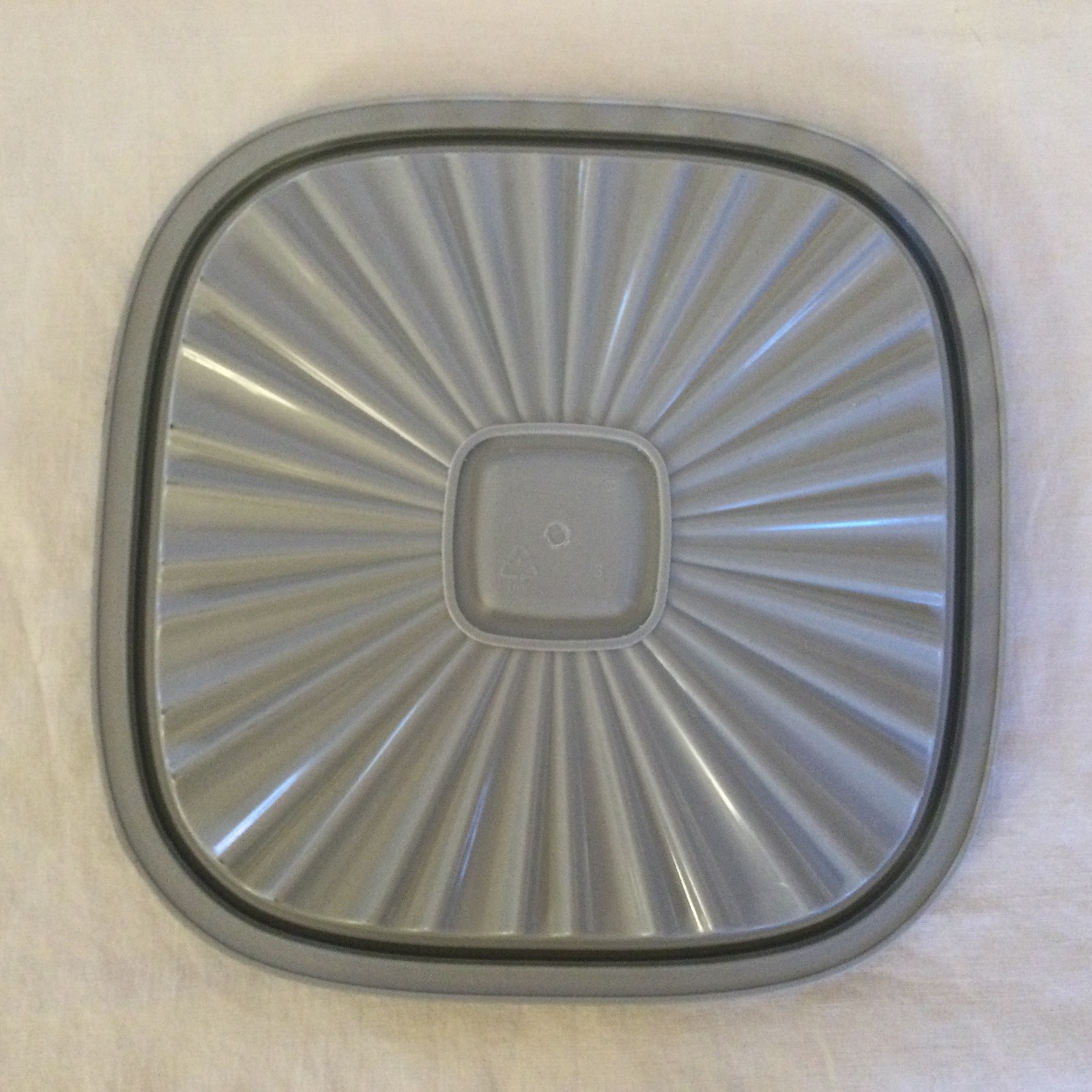 The Pioneer Woman Square Replacement Lid Storage Container Gray