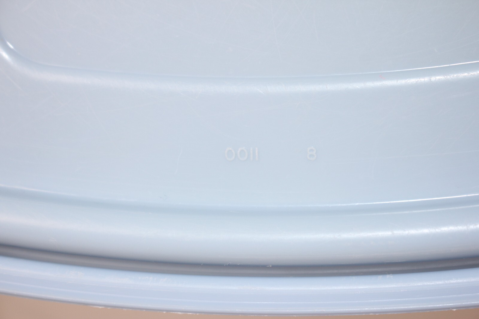Rubbermaid 8.5″ Servin Saver Square #3 BLUE Replacement Snap Lid Seal 0013 GUC