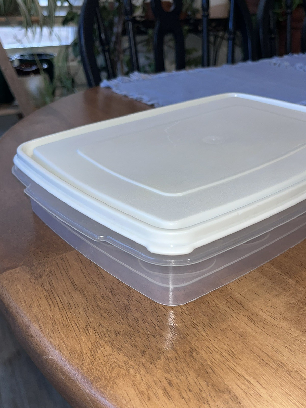 Rubbermaid Servin’ Saver Container #0070 #7 White Lid Deviled Egg Keeper USA