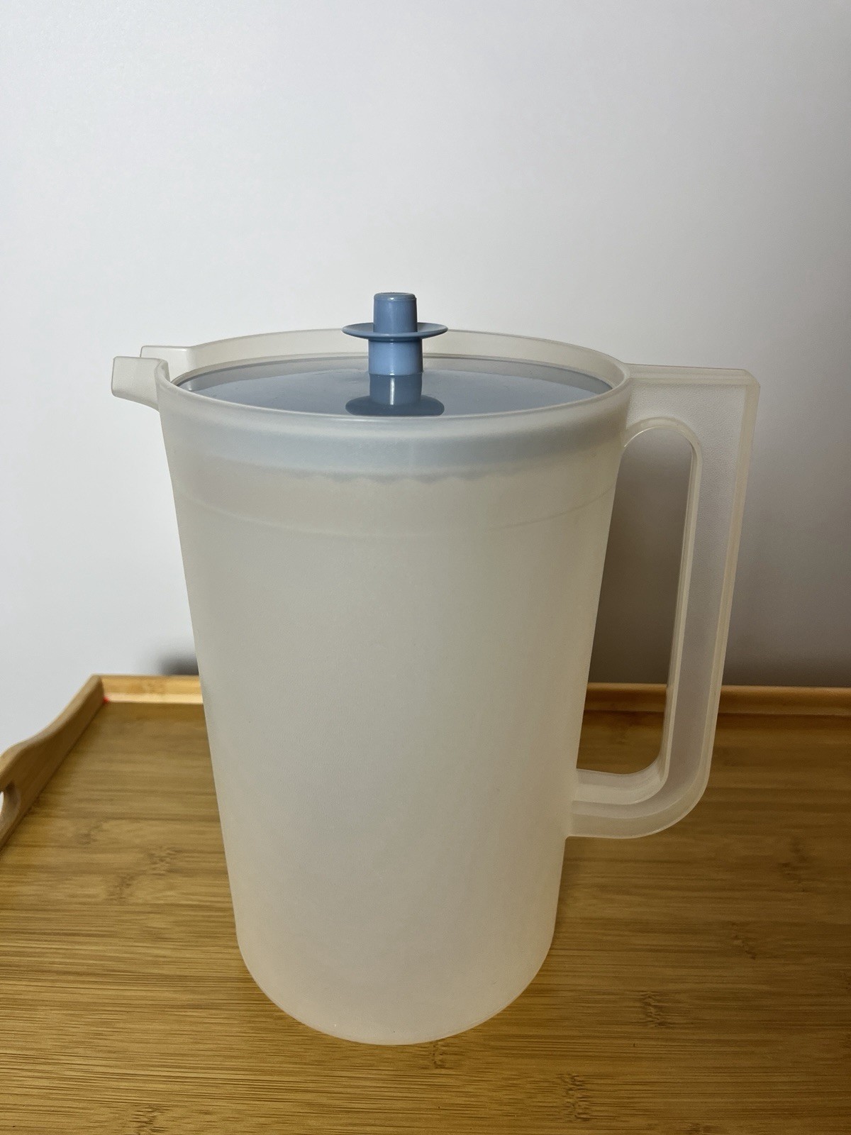 Vintage Tupperware #1416-2 Sheer 1 Gallon Pitcher w/Blue Push-Button Lid