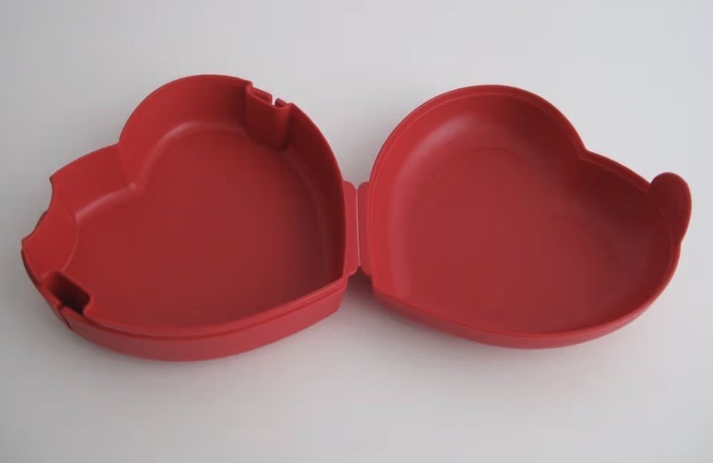 Tupperware Heart Shape Food Keeper / Snack Storage Container ~ Red