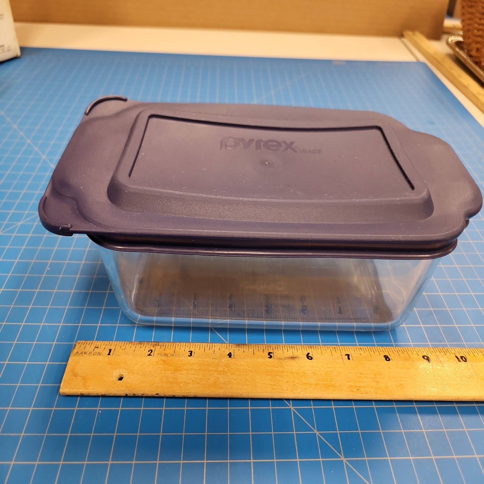 Pyrex 213-R 1.5 QT Glass Food Storage Container Rectangular Dish with Blue Lid