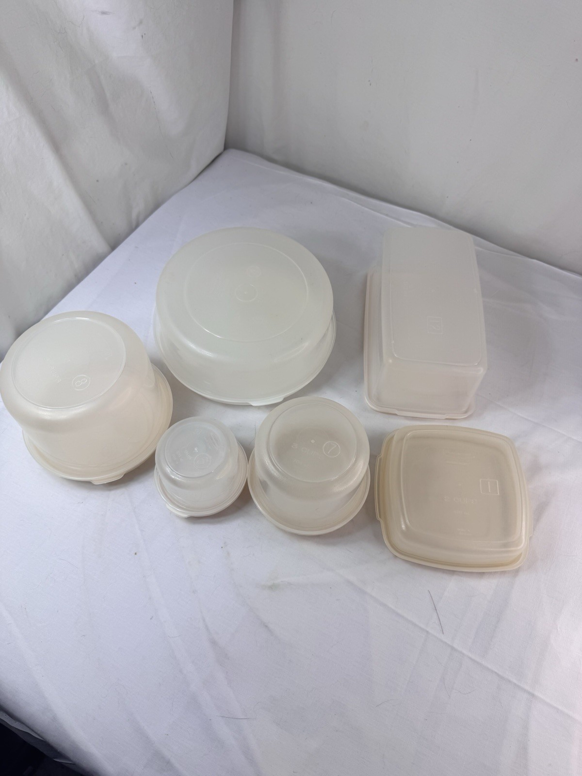 Vtg Rubbermaid Servin’ Saver Storage Container Almond Lids Lot Of 6 Round Square